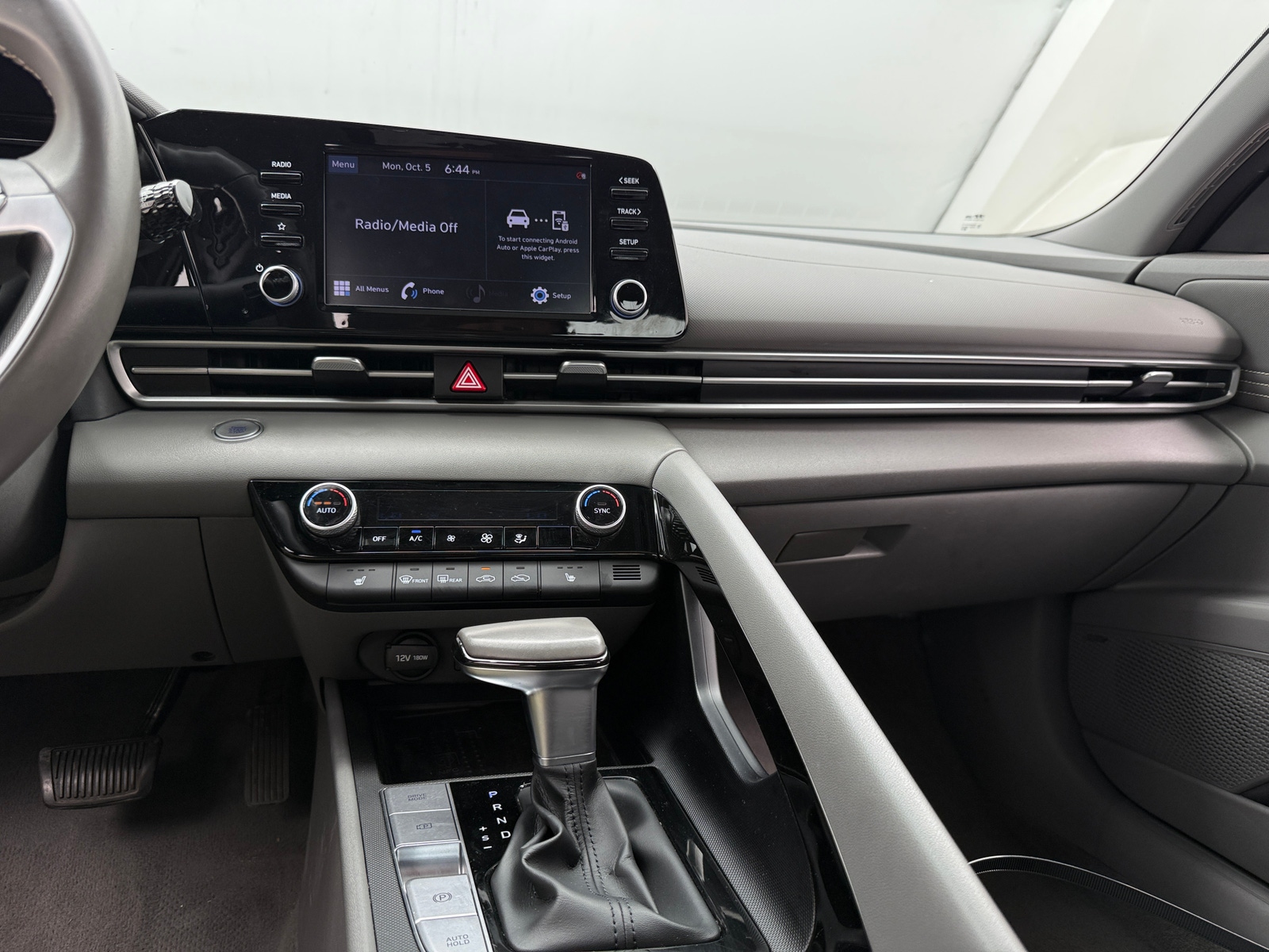 Thumbnail: 2022 Hyundai Elantra - 4