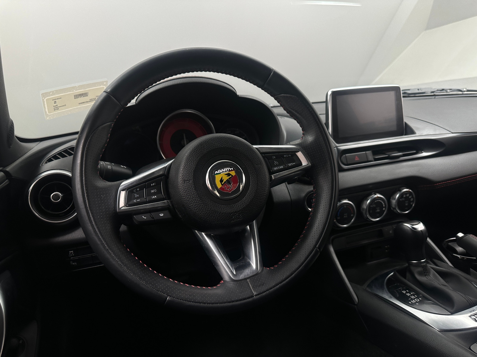 Thumbnail: 2018 Fiat 124 Spider - 4