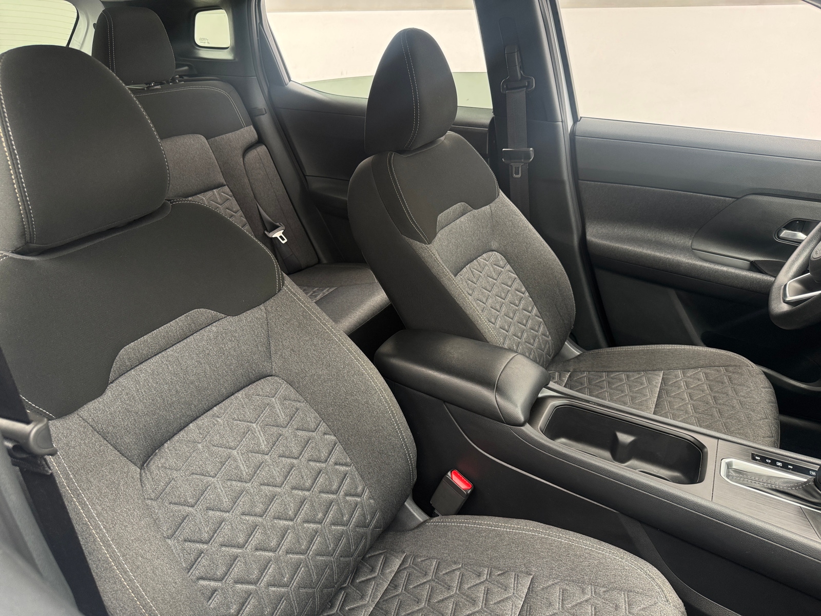 Thumbnail: 2025 Nissan Kicks - 2