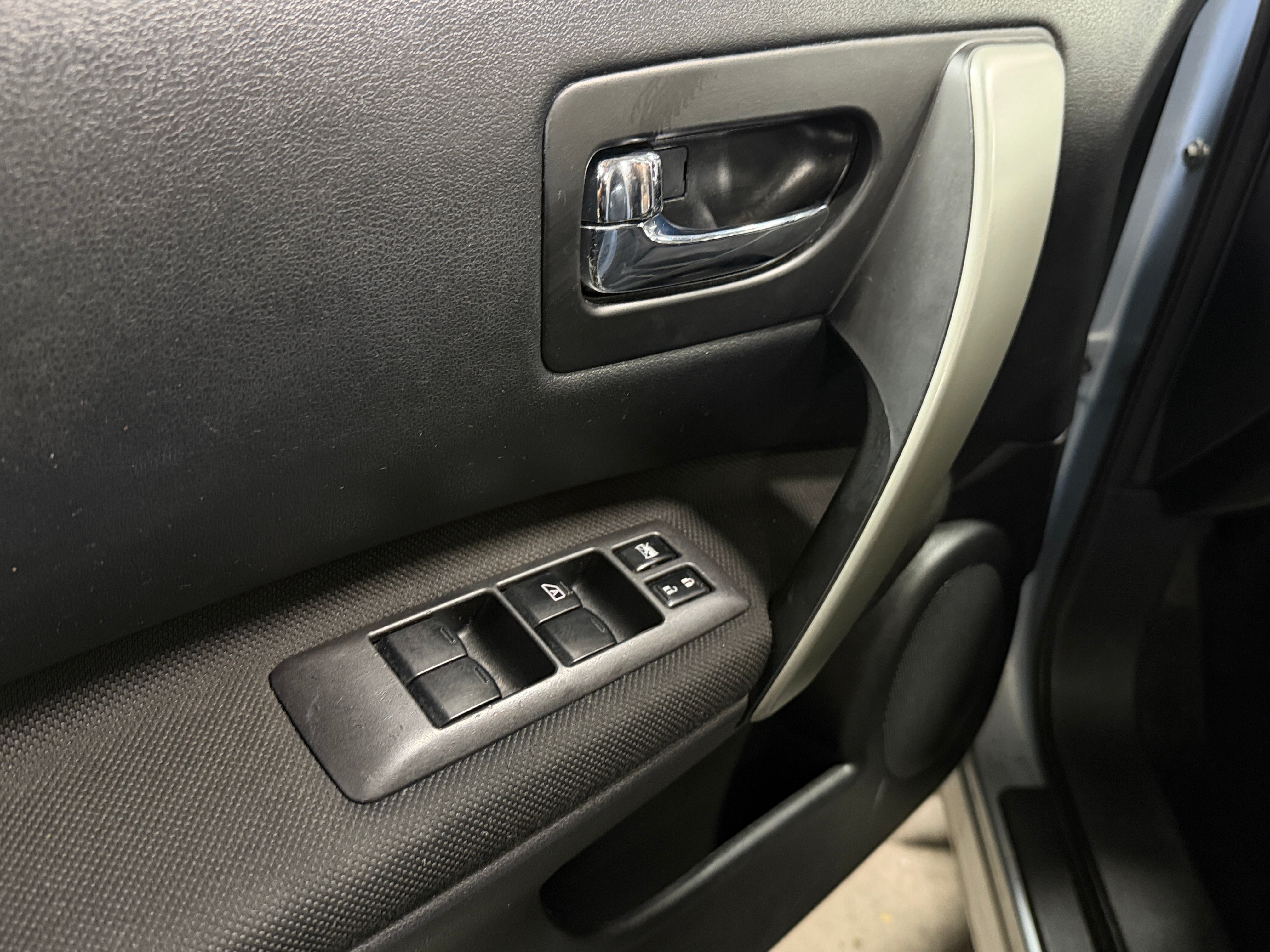 Used 2014 Nissan Rogue Select S with VIN JN8AS5MVXEW201608 for sale in Pewaukee, WI