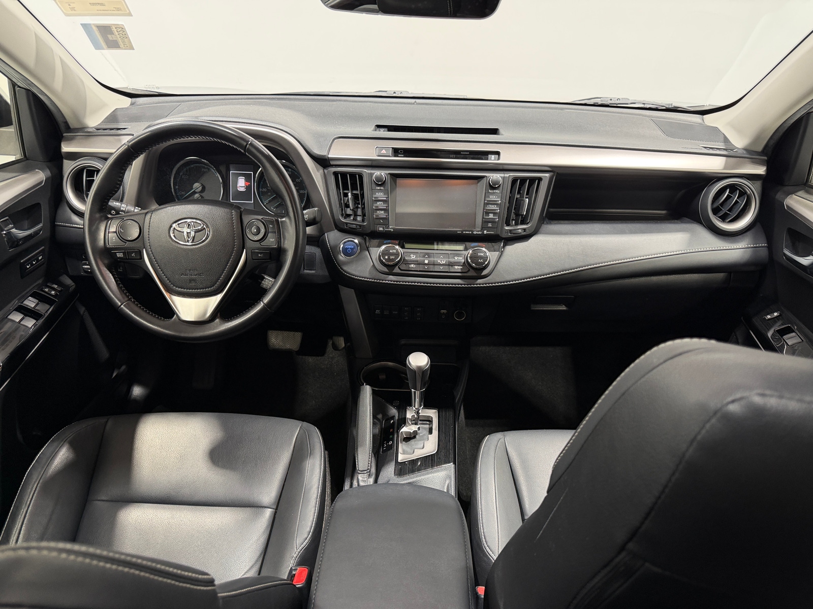 Thumbnail: 2016 Toyota RAV4 - 2