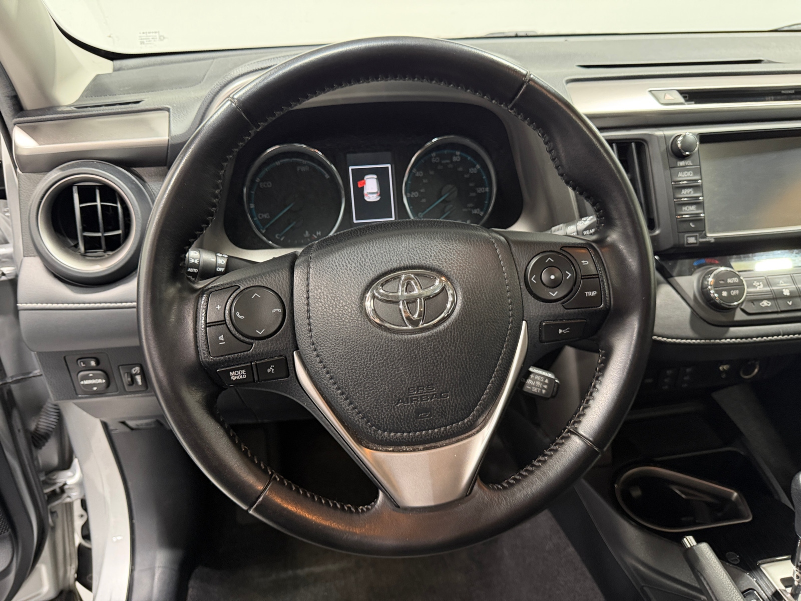 Thumbnail: 2016 Toyota RAV4 - 4