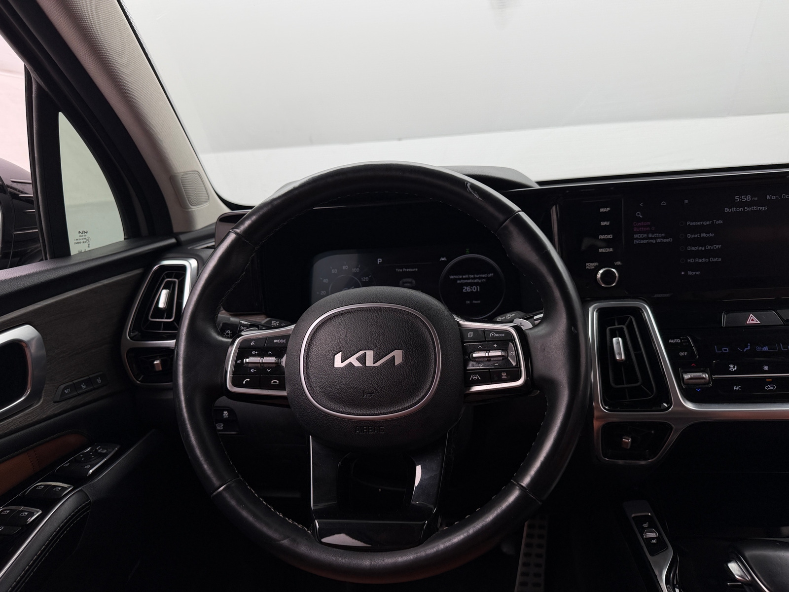 Thumbnail: 2022 Kia Sorento - 4