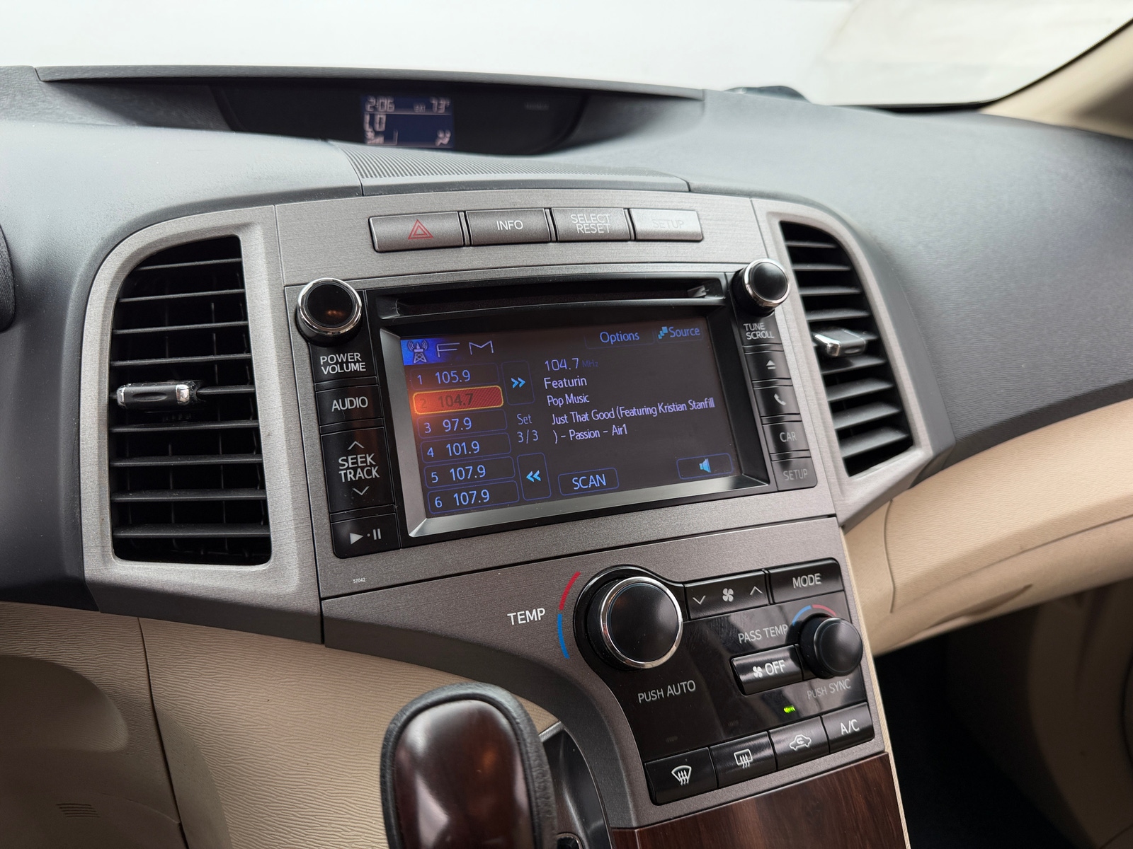 Thumbnail: 2013 Toyota Venza - 4