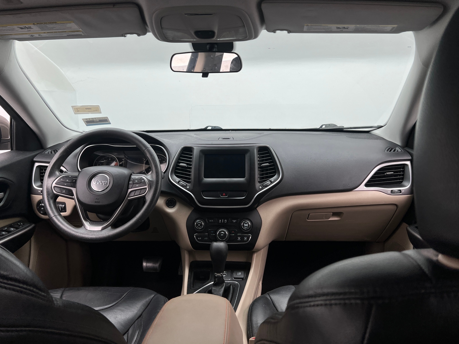 Thumbnail: 2019 Jeep Cherokee - 3