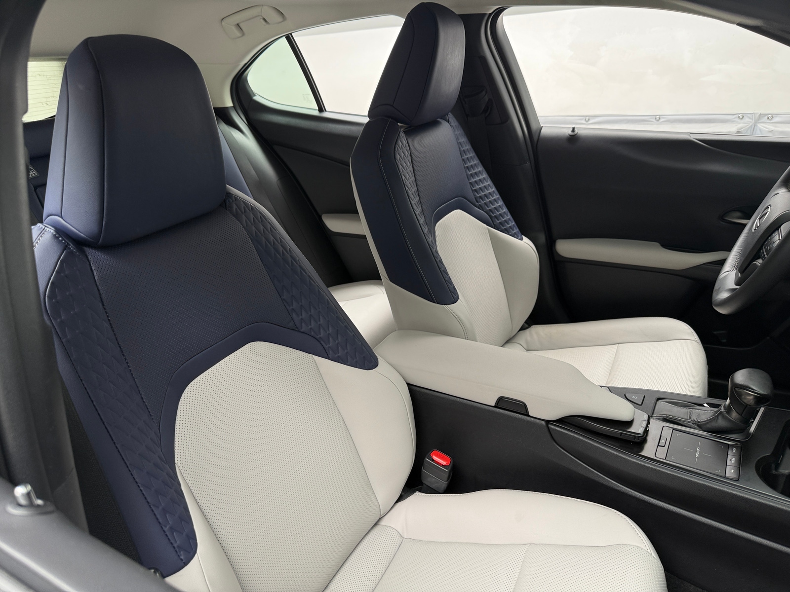 Thumbnail: 2019 Lexus UX - 2