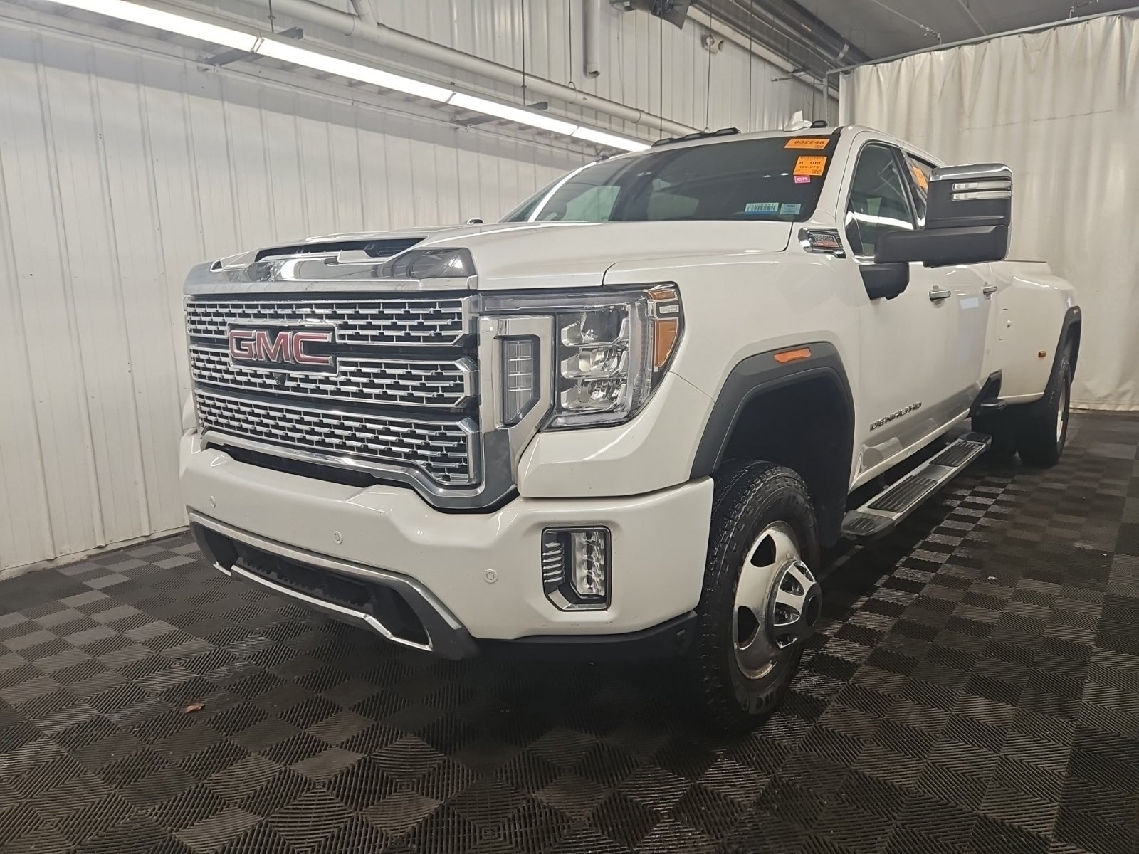 2023 GMC Sierra 3500HD 4WD Crew Cab 172" Denali