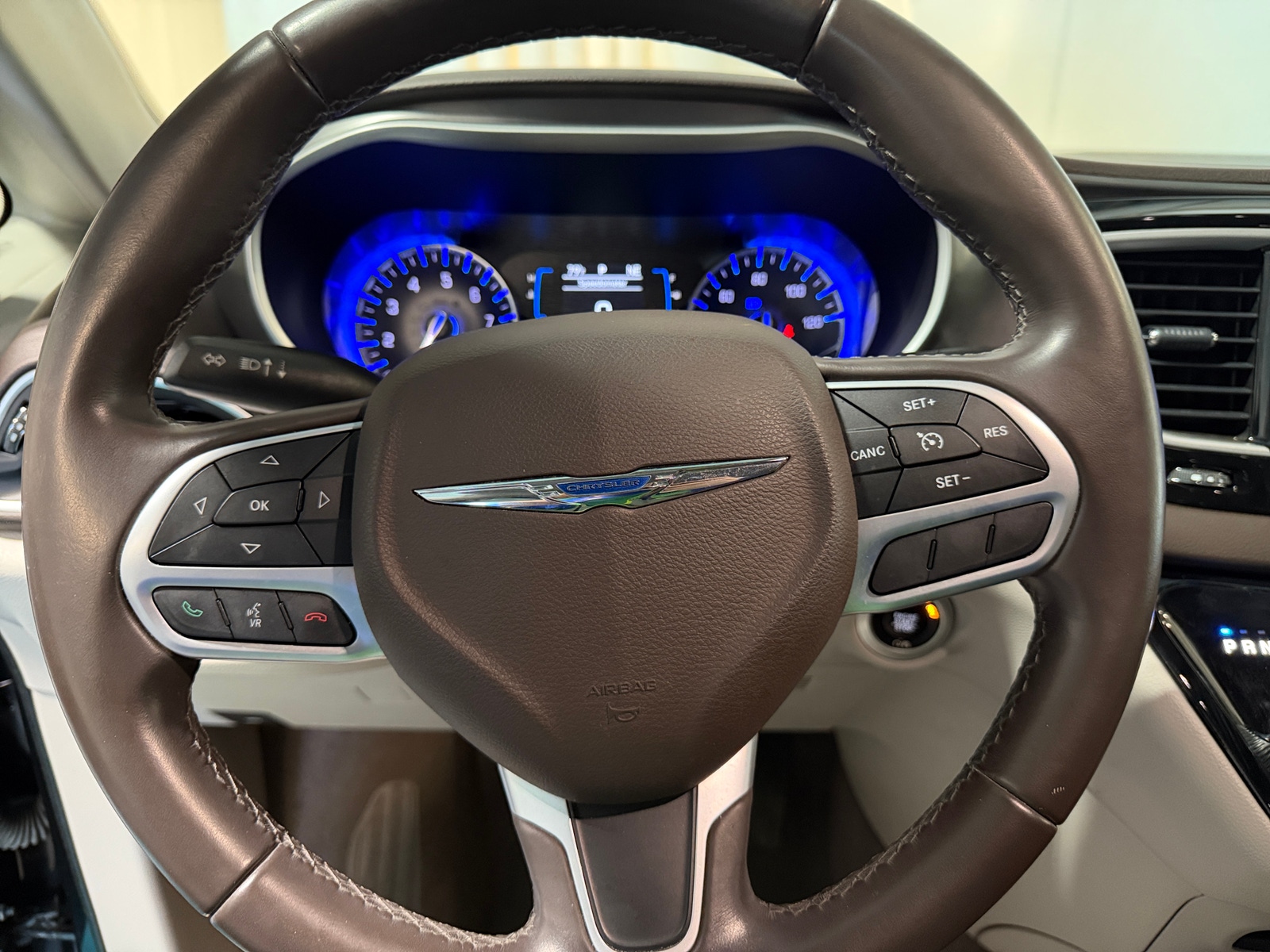 Thumbnail: 2017 Chrysler Pacifica - 4