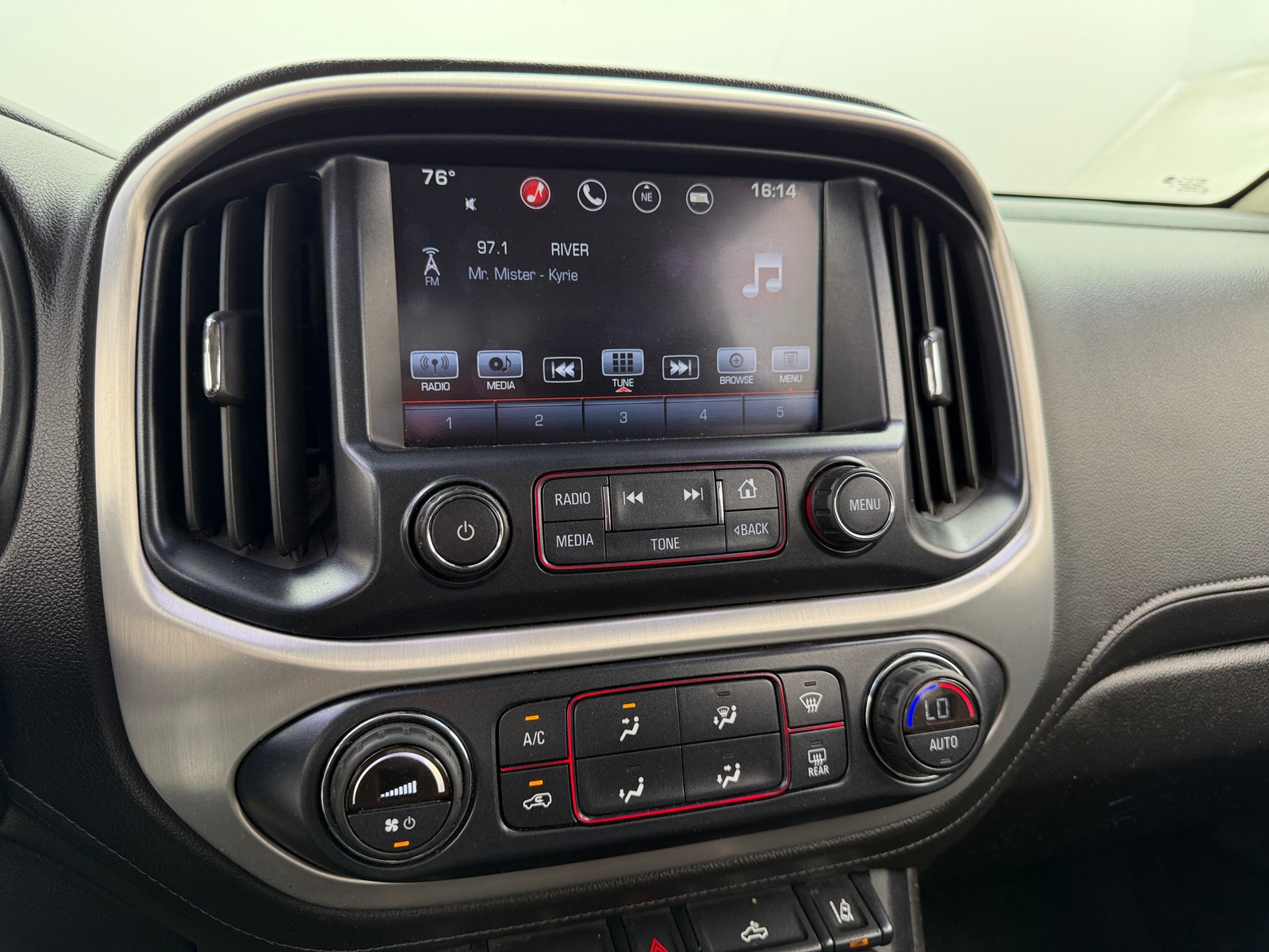 Thumbnail: 2016 GMC Canyon - 4