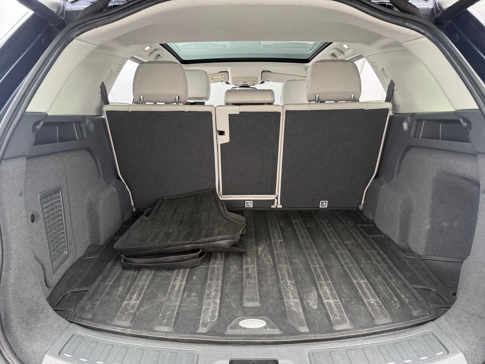 Thumbnail: 2019 Land Rover Discovery Sport - 6