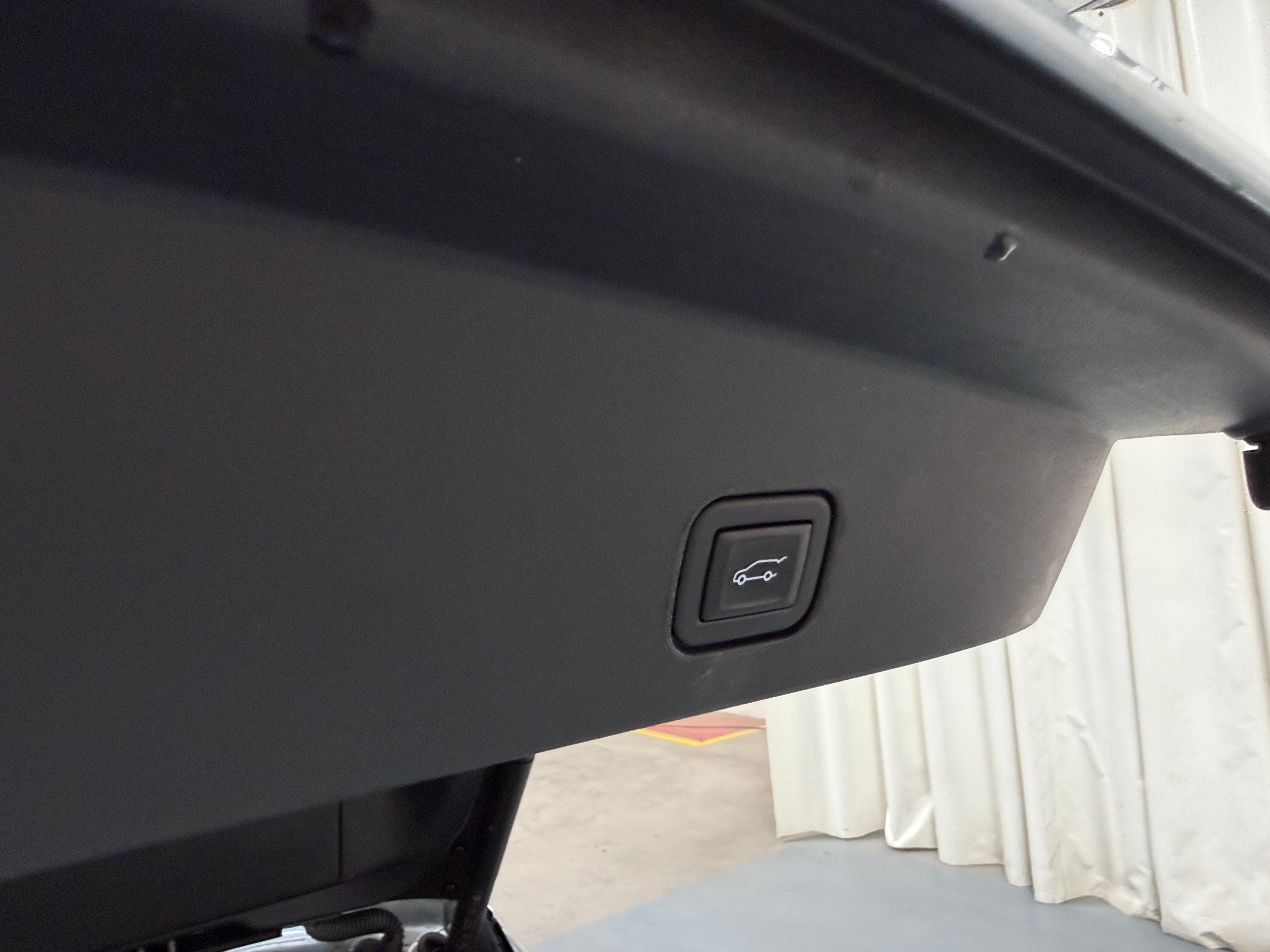Used 2024 Cadillac LYRIQ Tech with VIN 1GYKPMRK6RZ140556 for sale in Oak Creek, WI