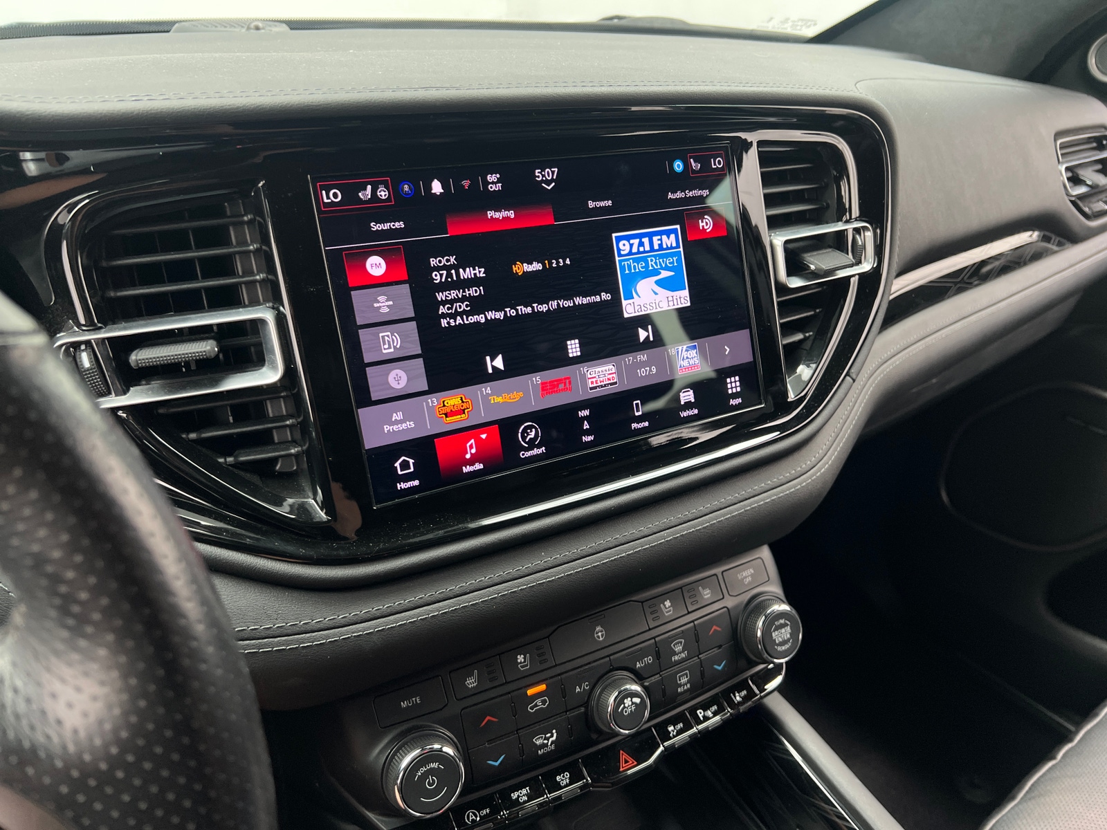 Thumbnail: 2022 Dodge Durango - 3