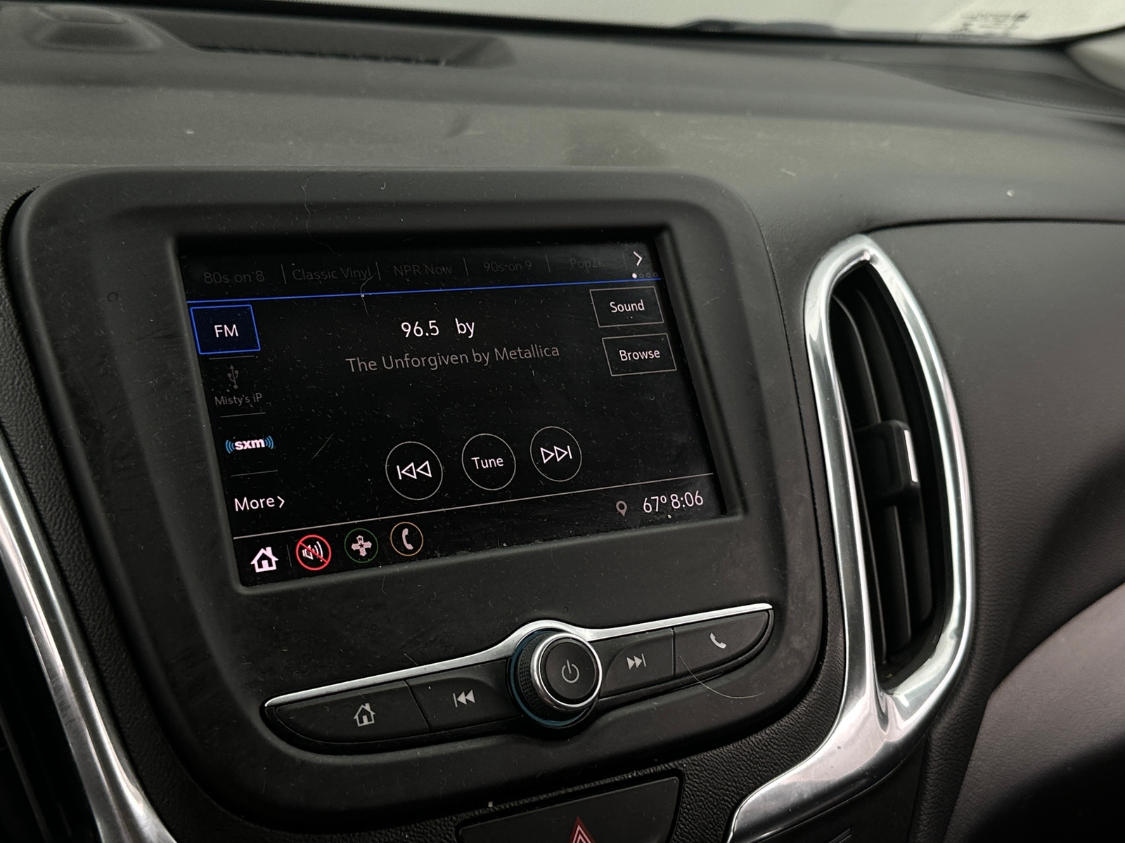 Thumbnail: 2020 Chevrolet Equinox - 3