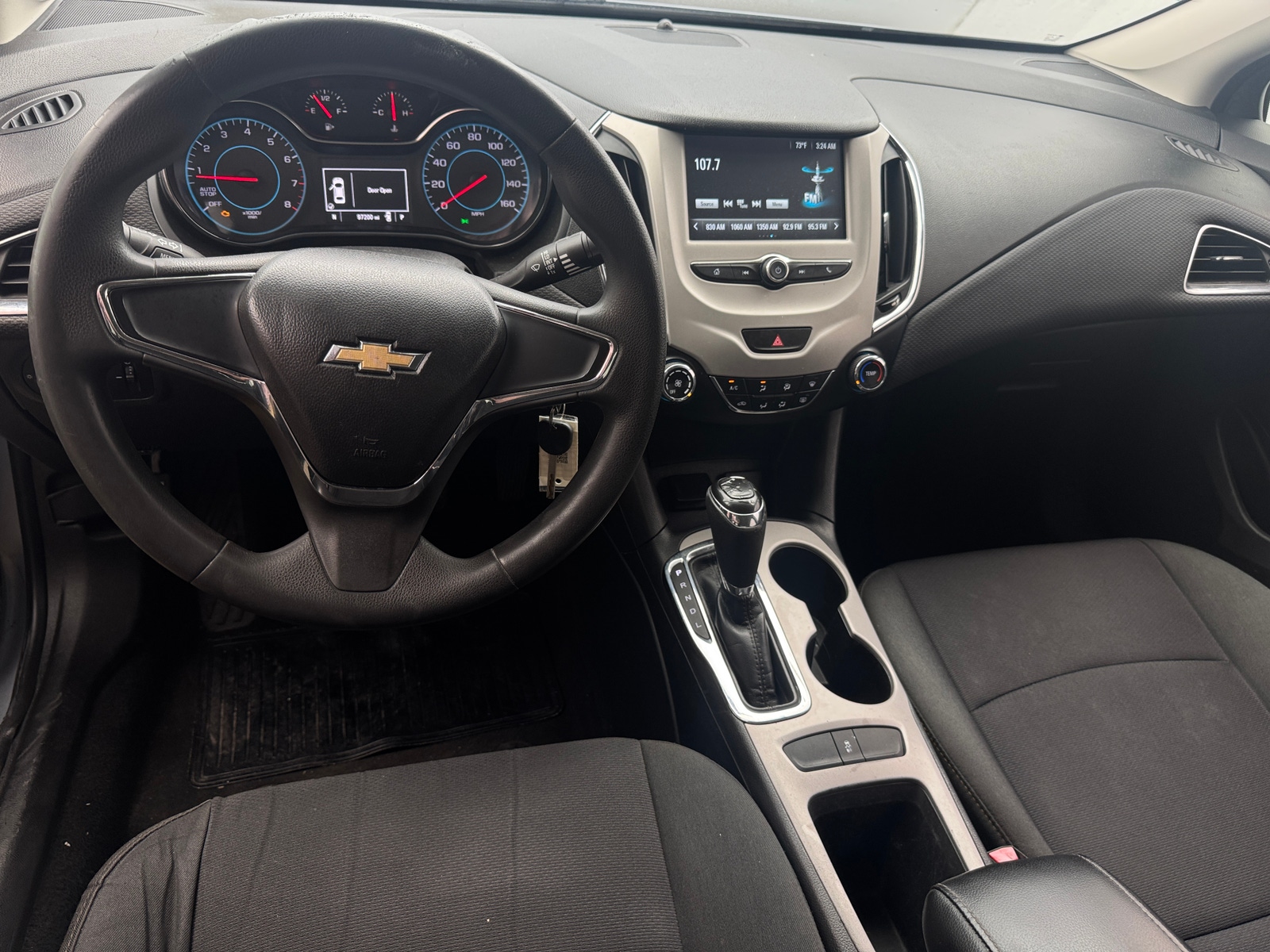 Thumbnail: 2017 Chevrolet Cruze - 3