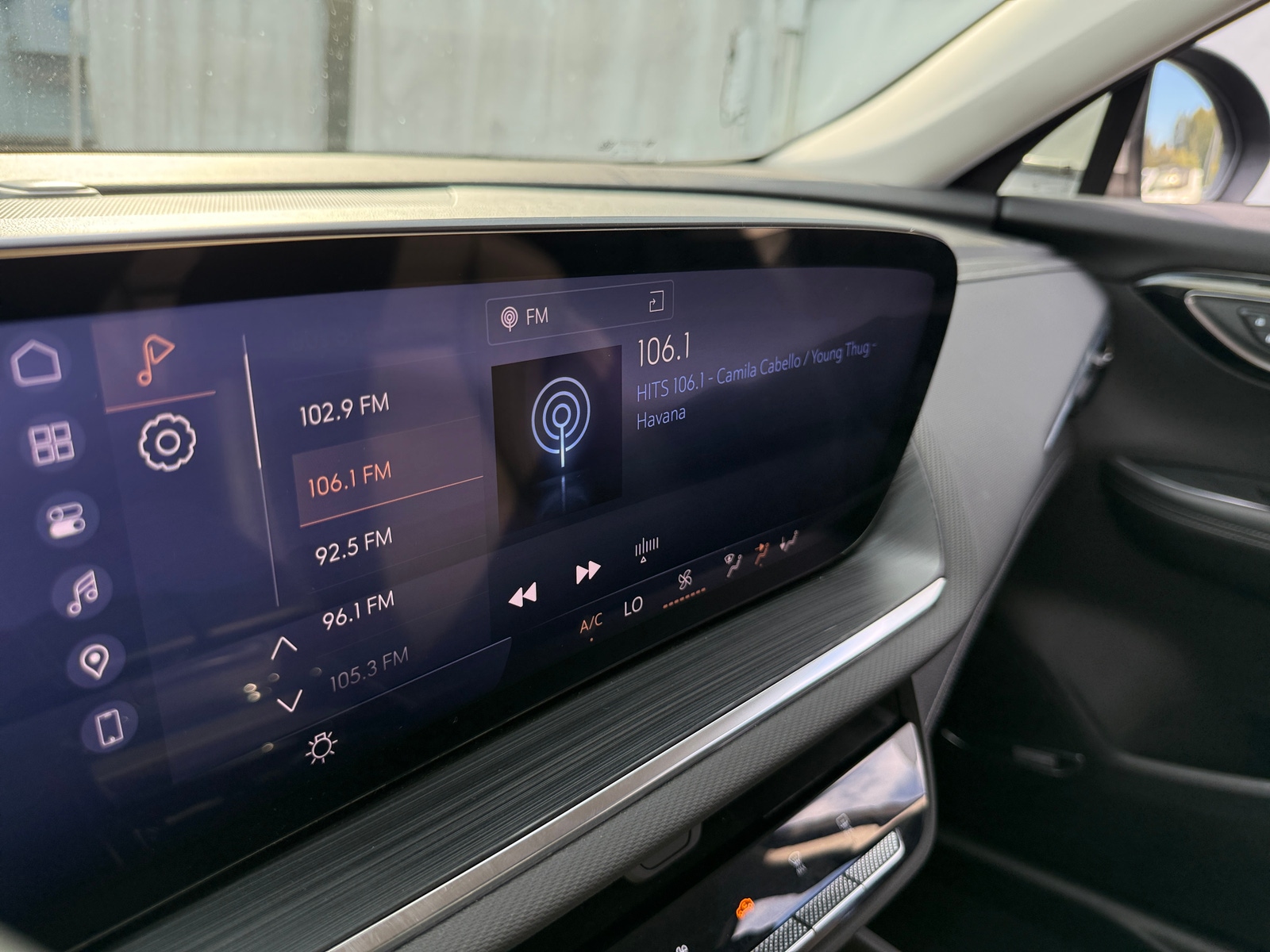 Thumbnail: 2024 Buick Envision - 3