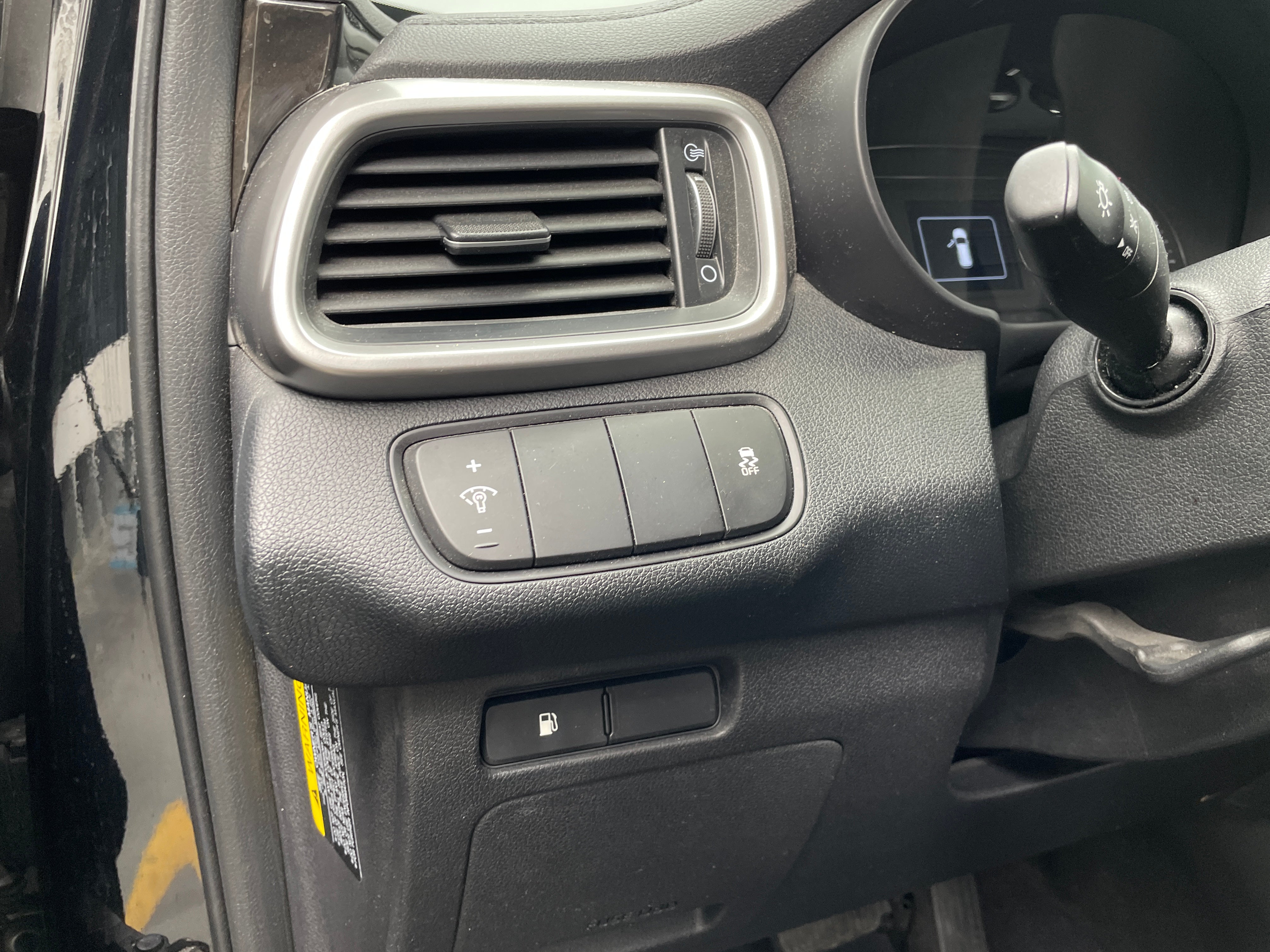 Used 2017 Kia Sorento L with VIN 5XYPG4A38HG245080 for sale in Pewaukee, WI