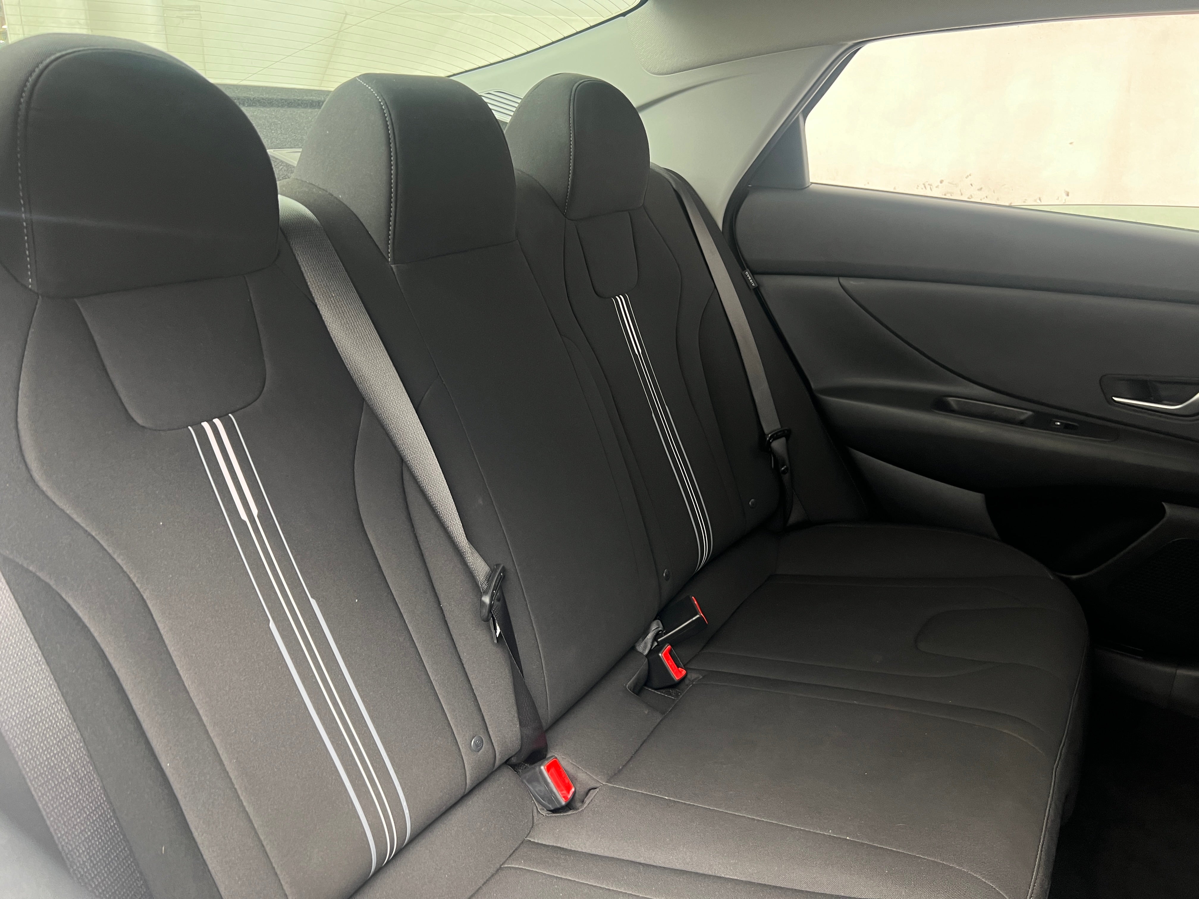 2026 Hyundai Elantra Blue - Photo 3