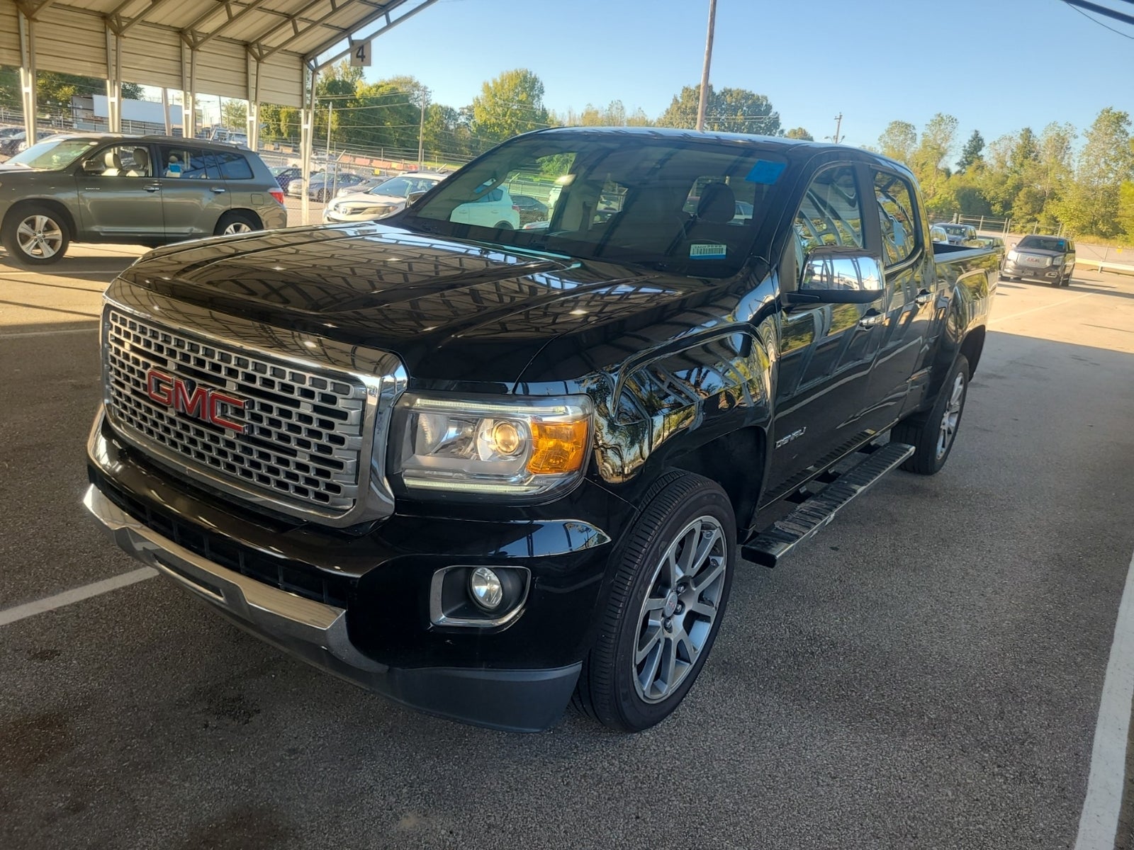 2018 GMC Canyon 4WD Crew Cab 140.5" Denali