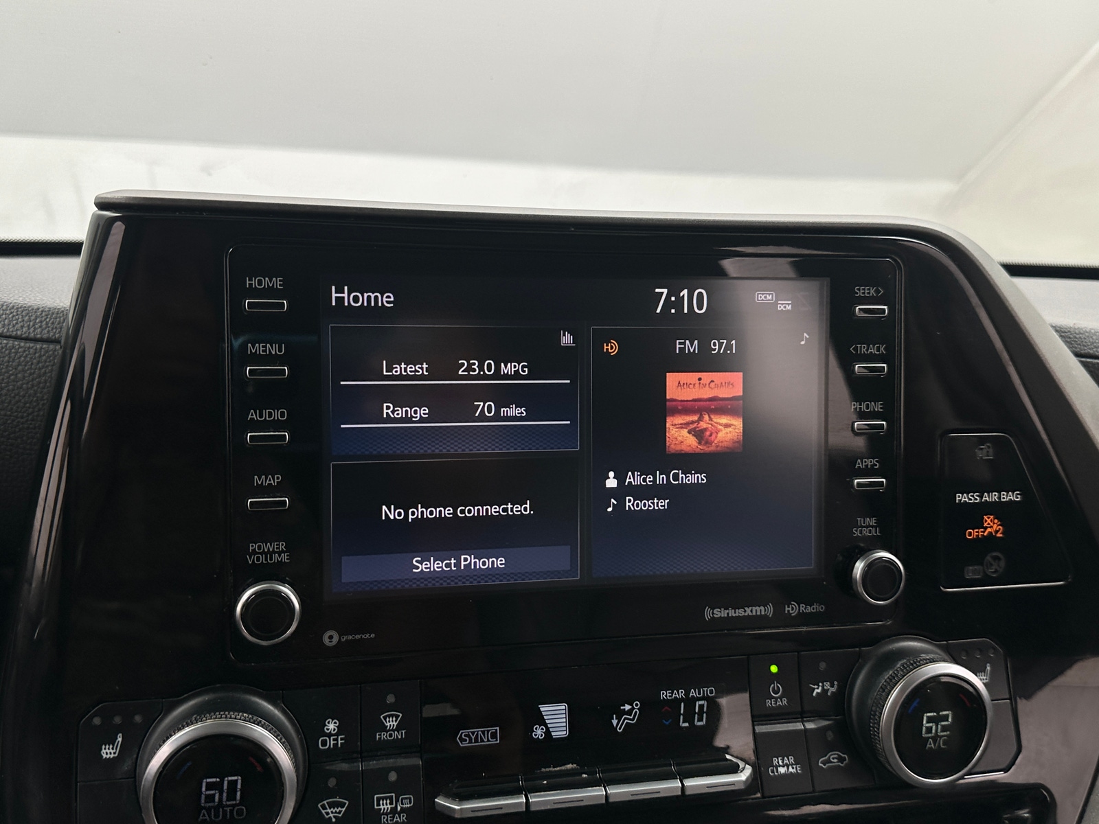 Thumbnail: 2021 Toyota Highlander - 3