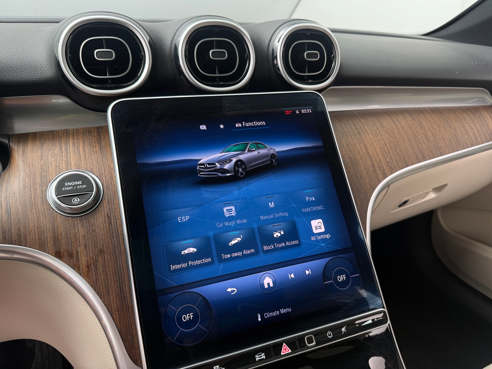Thumbnail: 2024 Mercedes-Benz C-Class - 3