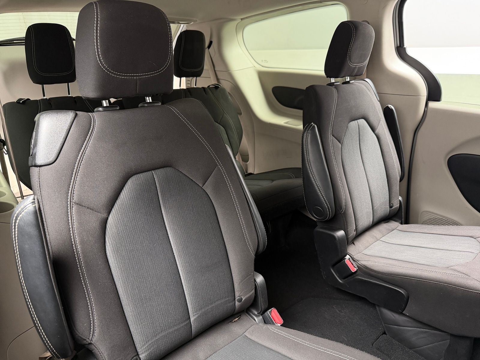 Thumbnail: 2023 Chrysler Voyager - 6