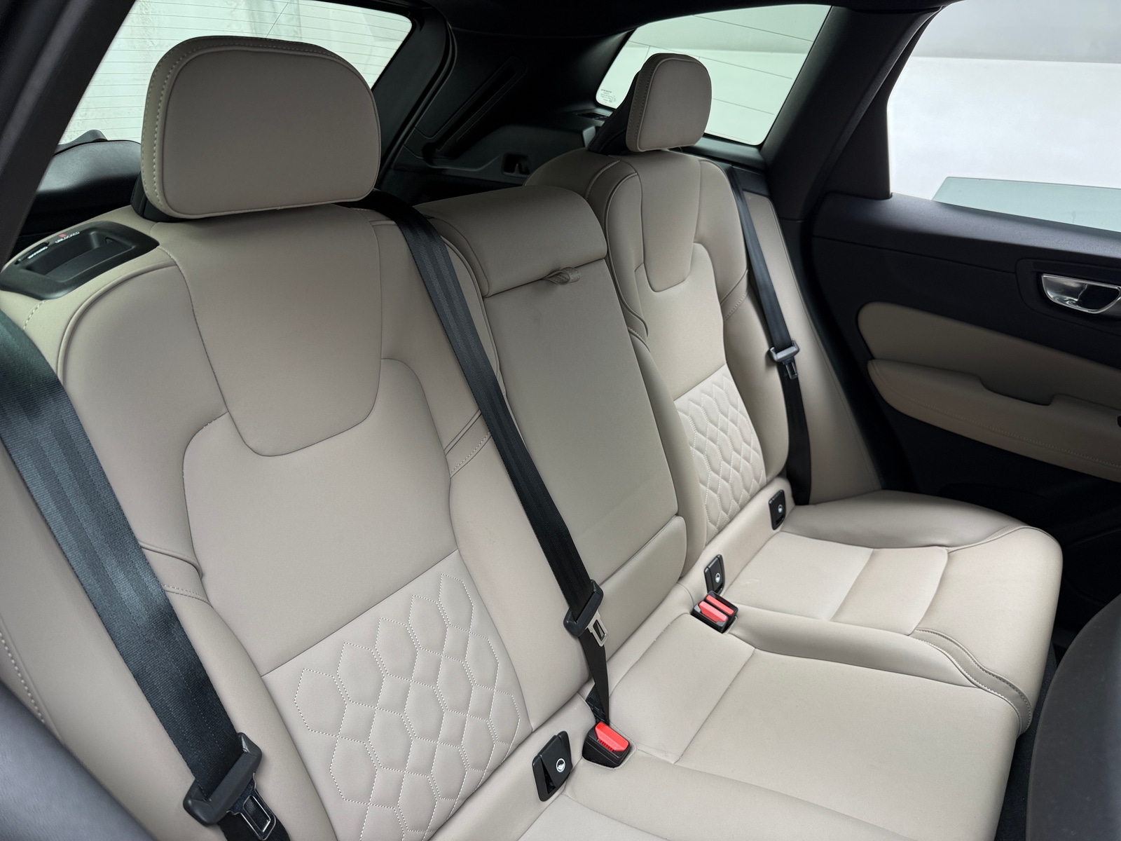 Thumbnail: 2026 Volvo XC60 - 6