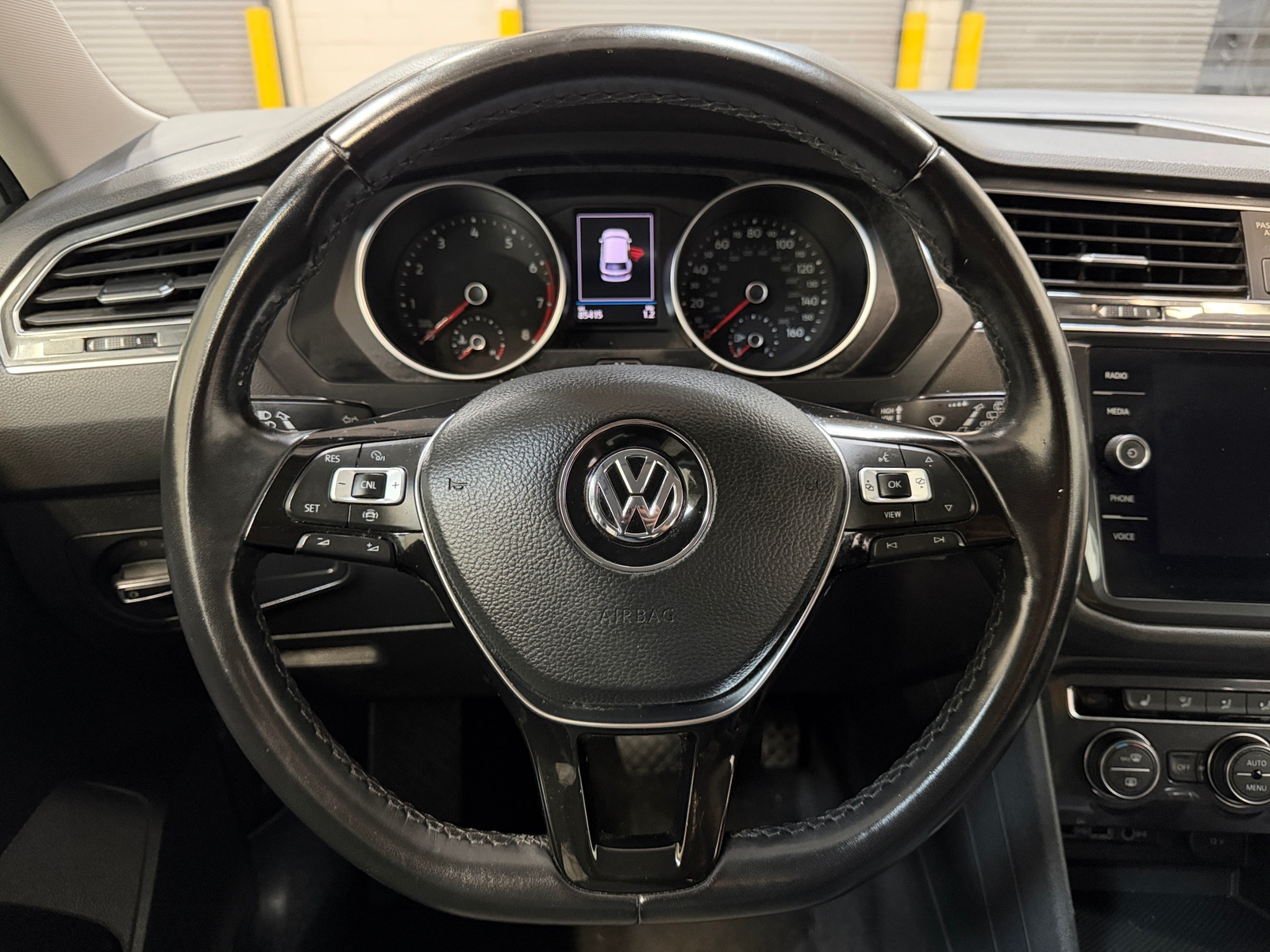 Thumbnail: 2019 Volkswagen Tiguan - 4