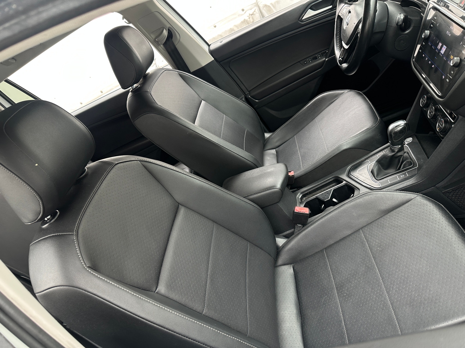 Thumbnail: 2018 Volkswagen Tiguan - 2