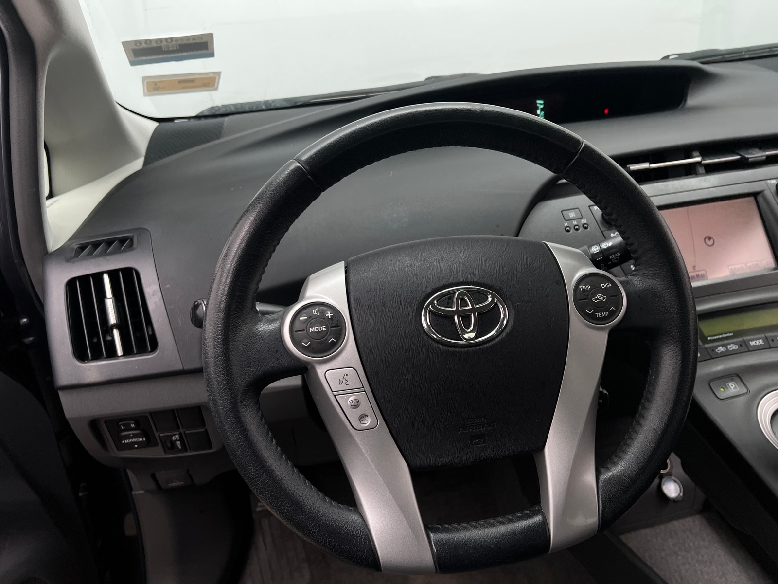 Thumbnail: 2011 Toyota Prius - 5