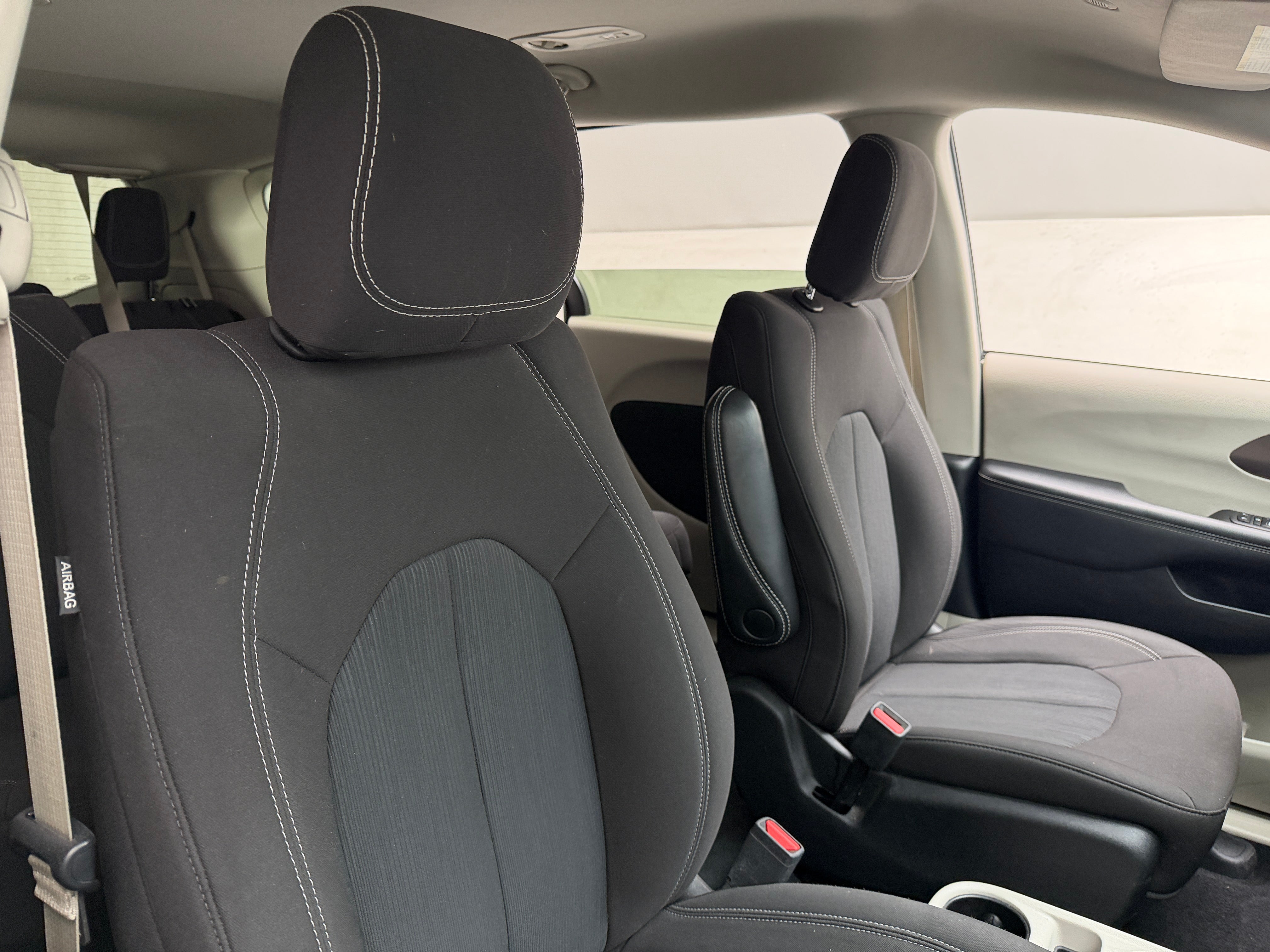 2024 Chrysler Voyager LX