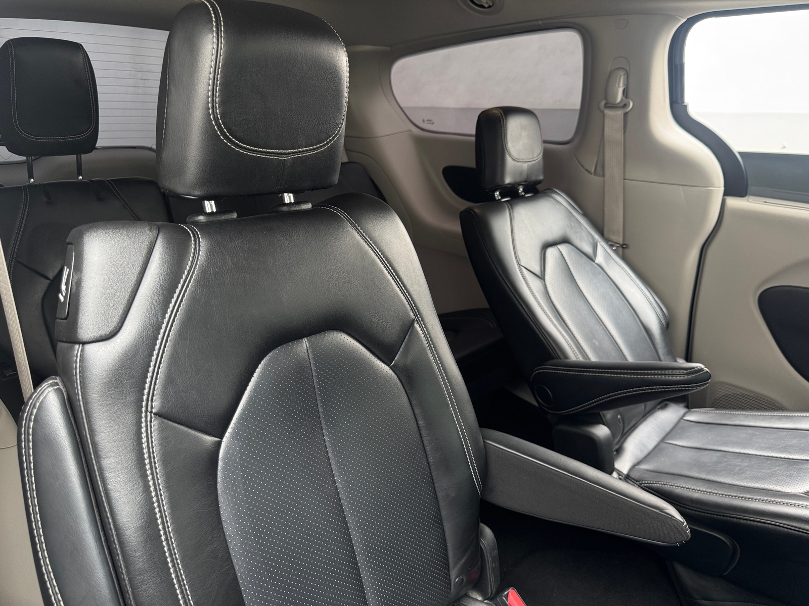 Thumbnail: 2023 Chrysler Pacifica - 5