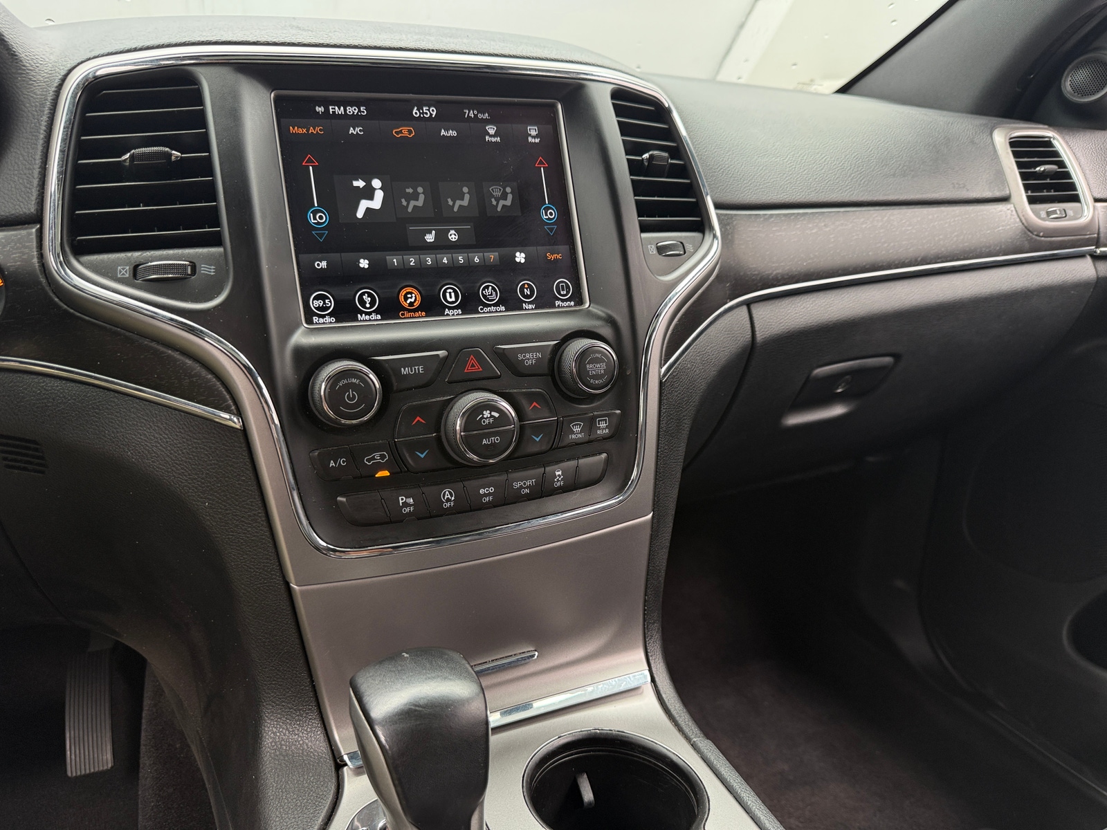 Thumbnail: 2018 Jeep Grand Cherokee - 3