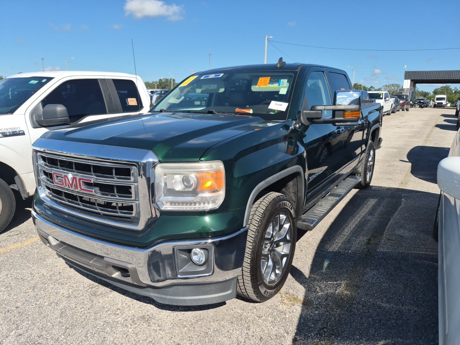 2015 GMC Sierra 1500 4WD Crew Cab 143.5" SLT