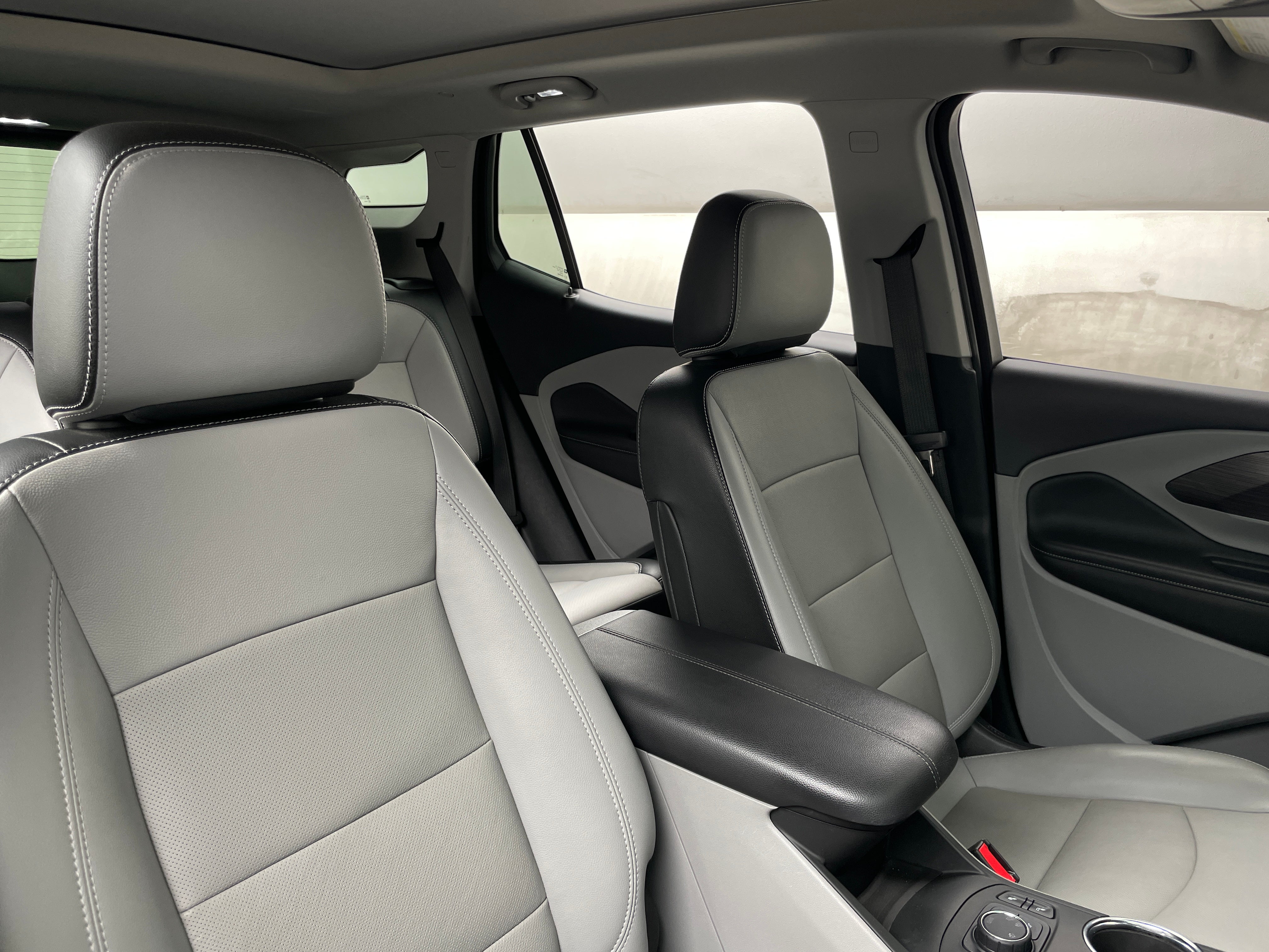 2023 GMC Terrain SLT - Photo 8