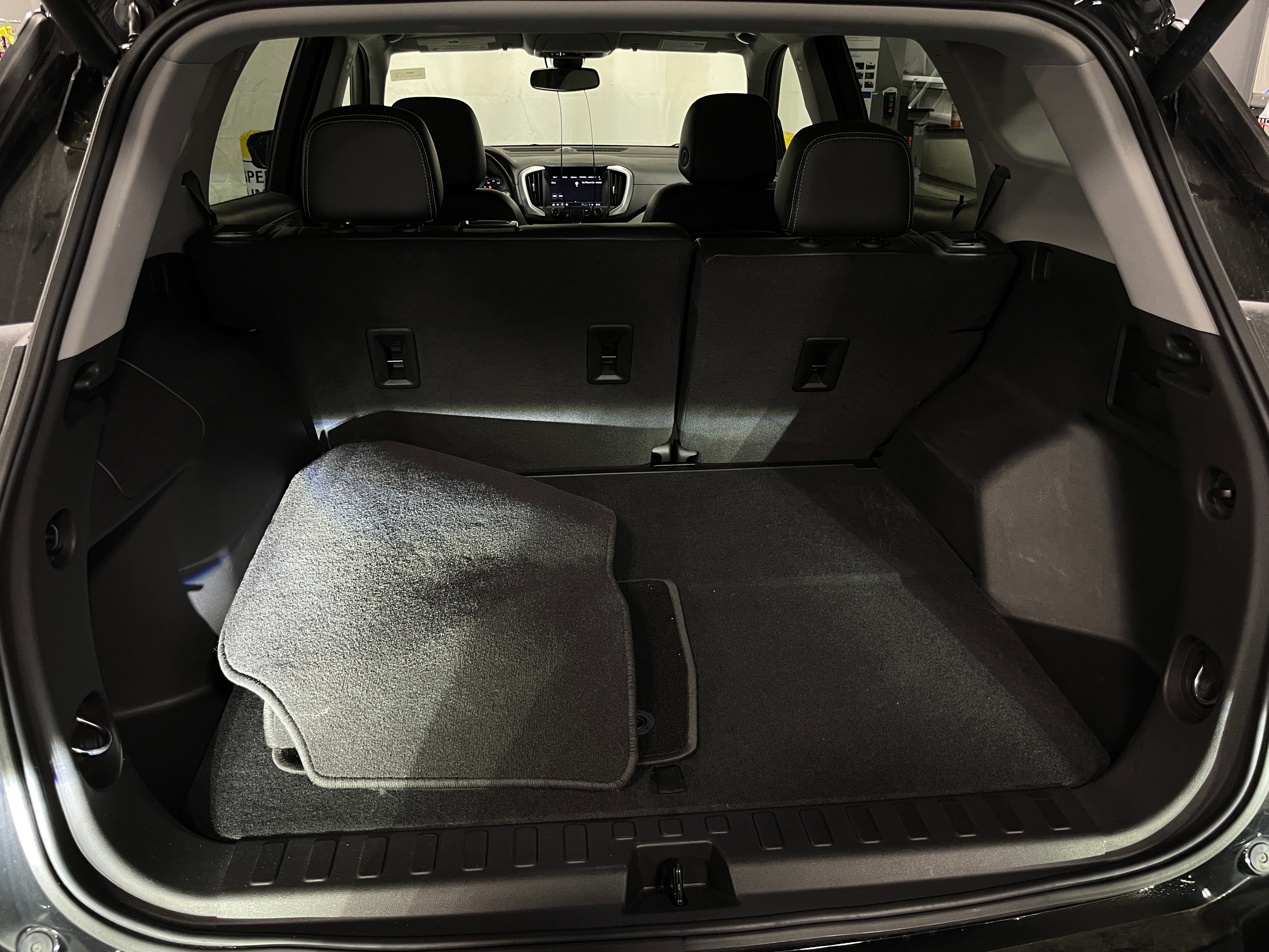 2023 GMC Terrain SLT - Photo 3