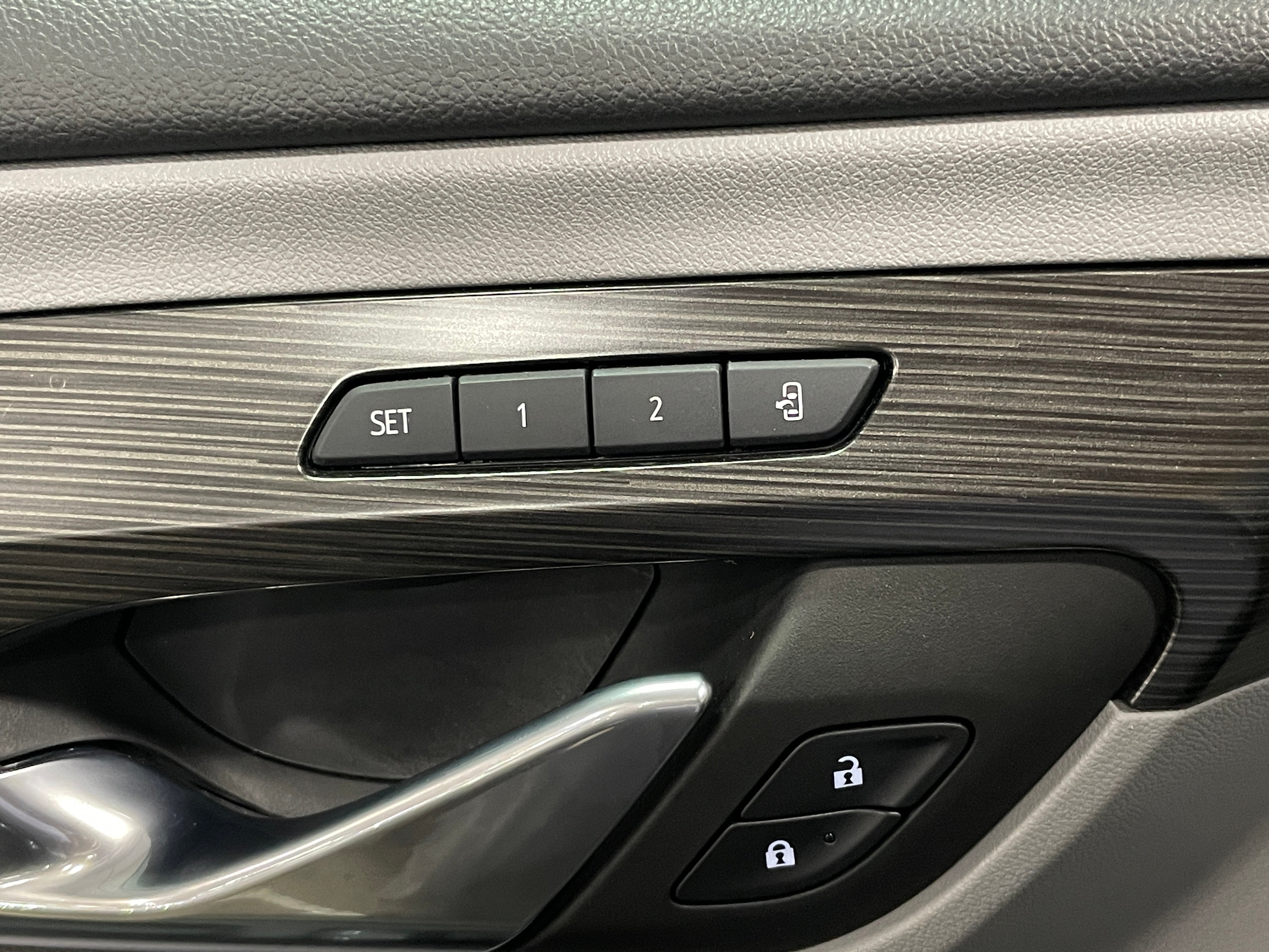 2023 GMC Terrain SLT - Photo 10