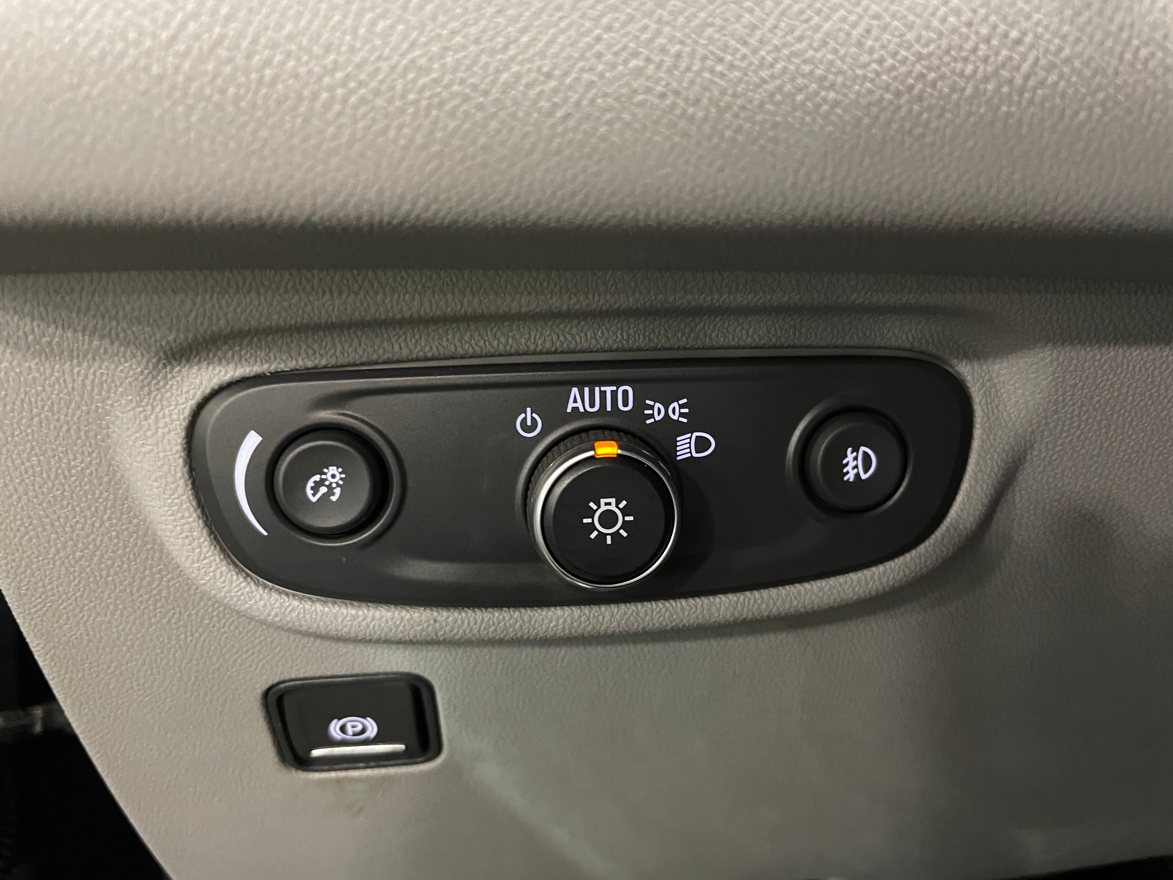 2023 GMC Terrain SLT - Photo 11