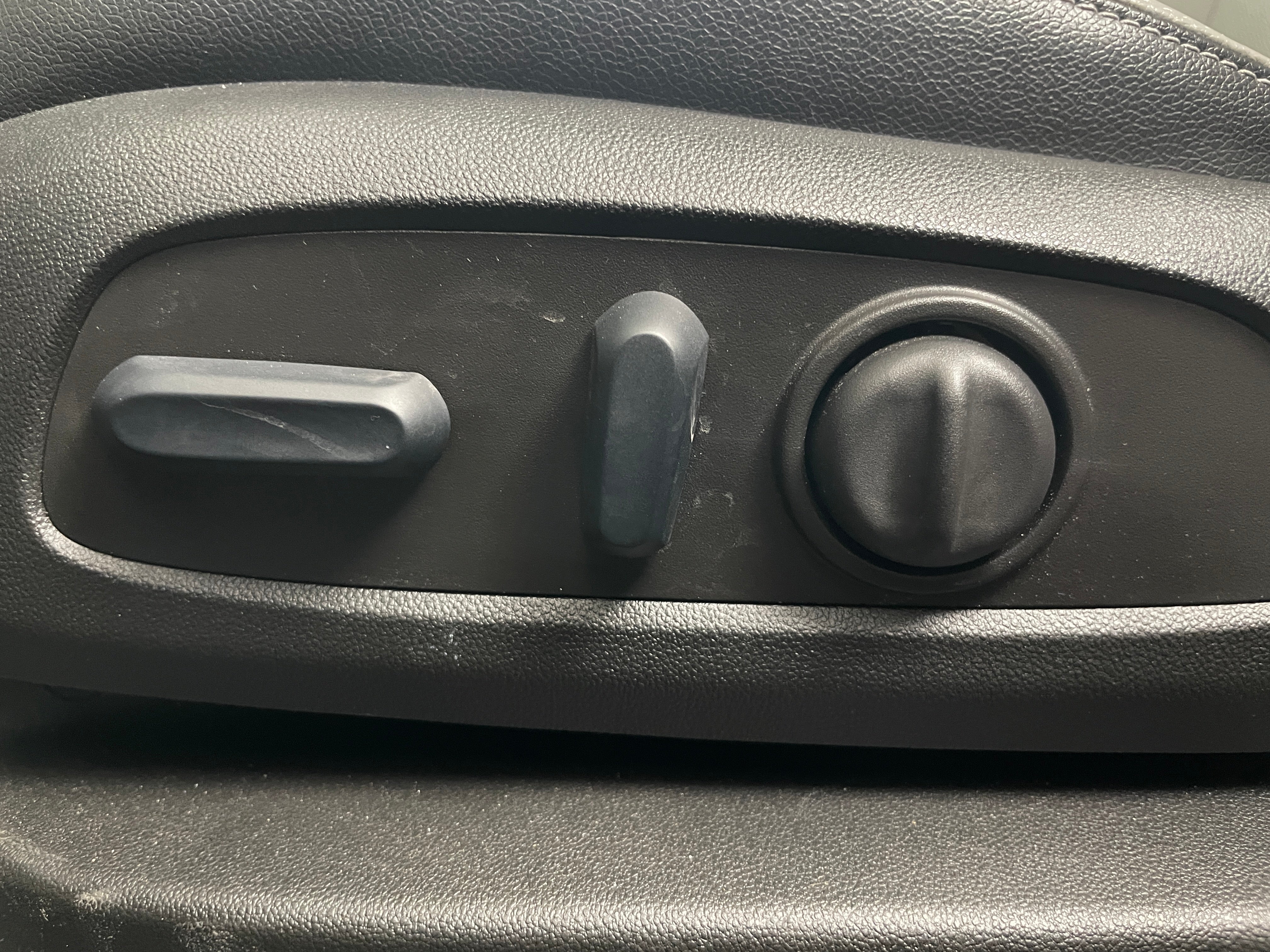 2023 GMC Terrain SLT - Photo 19