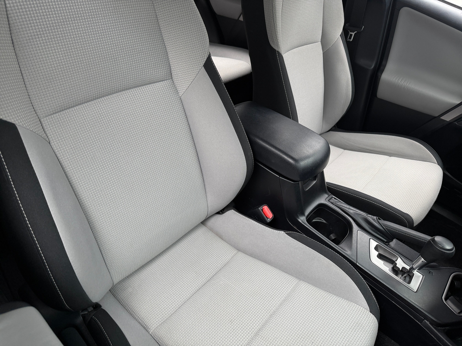 Thumbnail: 2017 Toyota RAV4 - 2