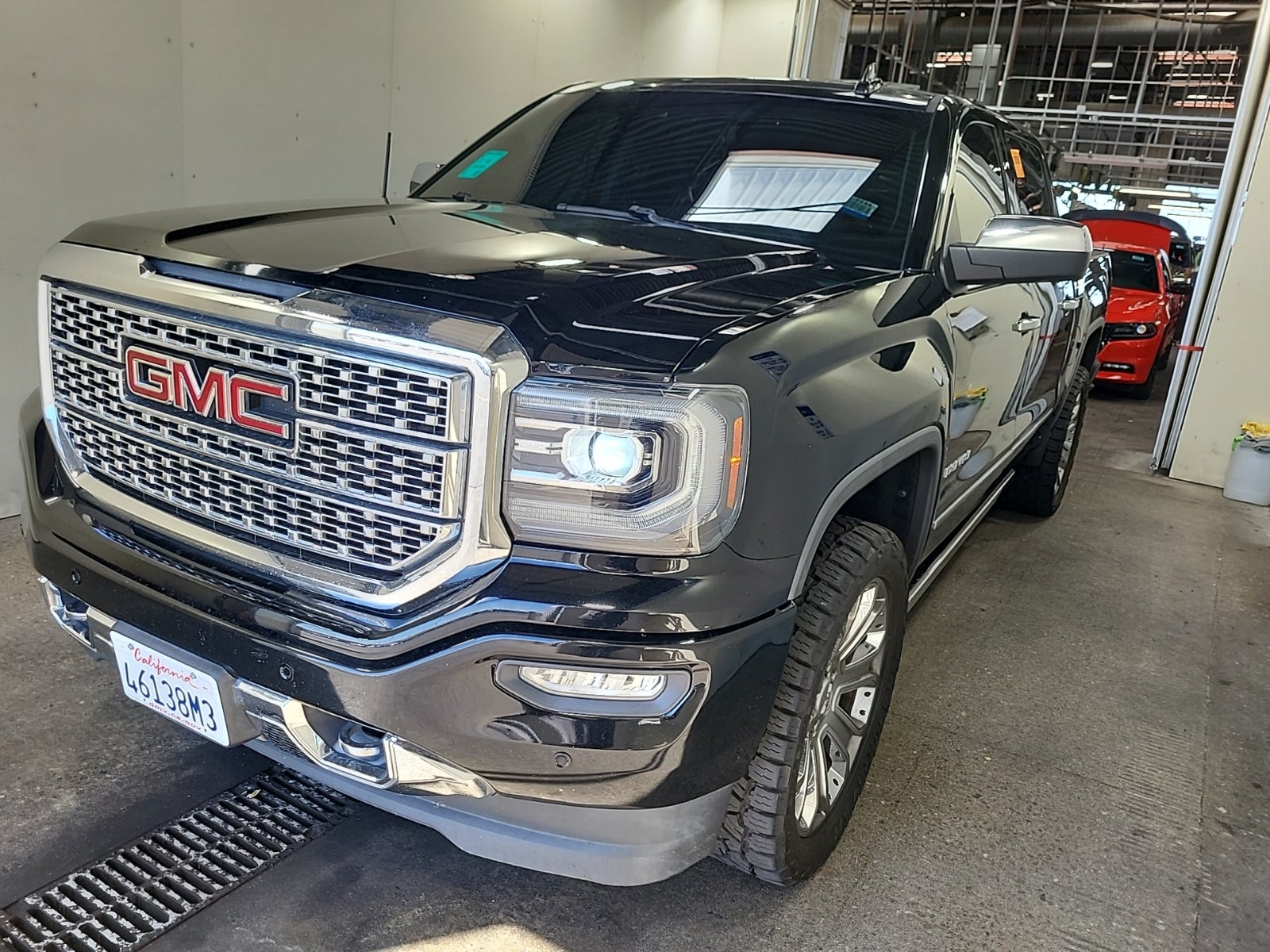 2018 GMC Sierra 1500 4WD Crew Cab 143.5" Denali