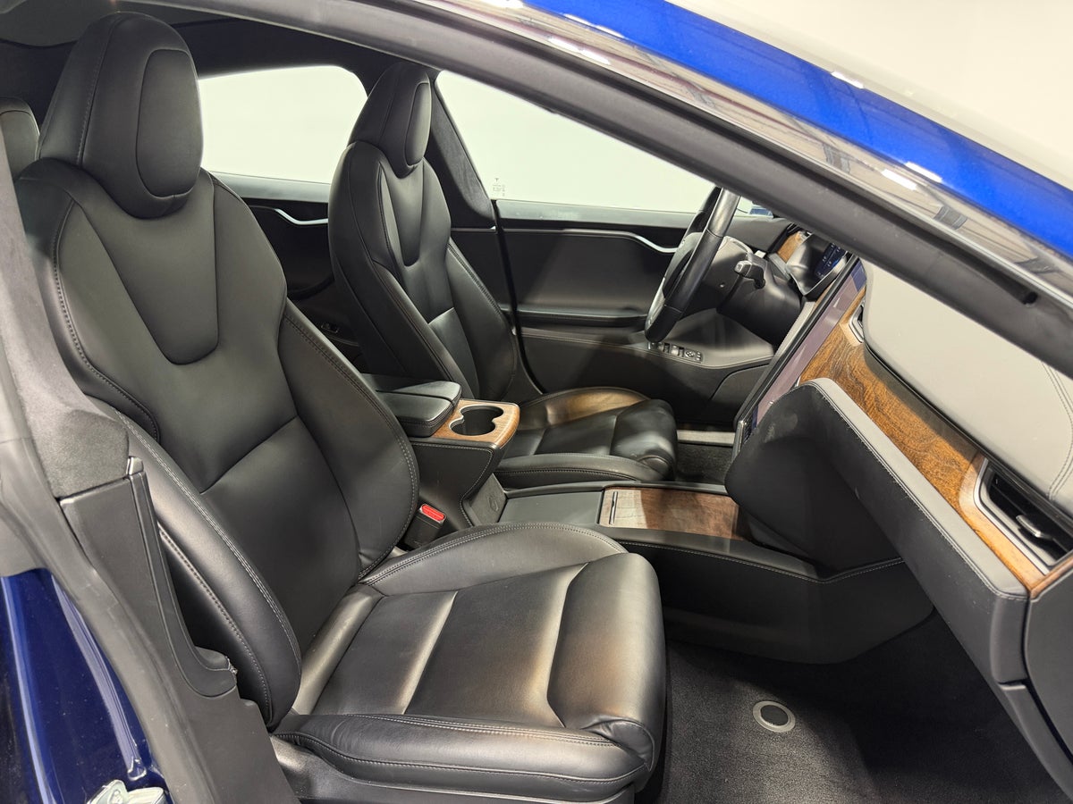 2020 Tesla Model S Long Range Plus in Deep Blue Metallic — photo 2