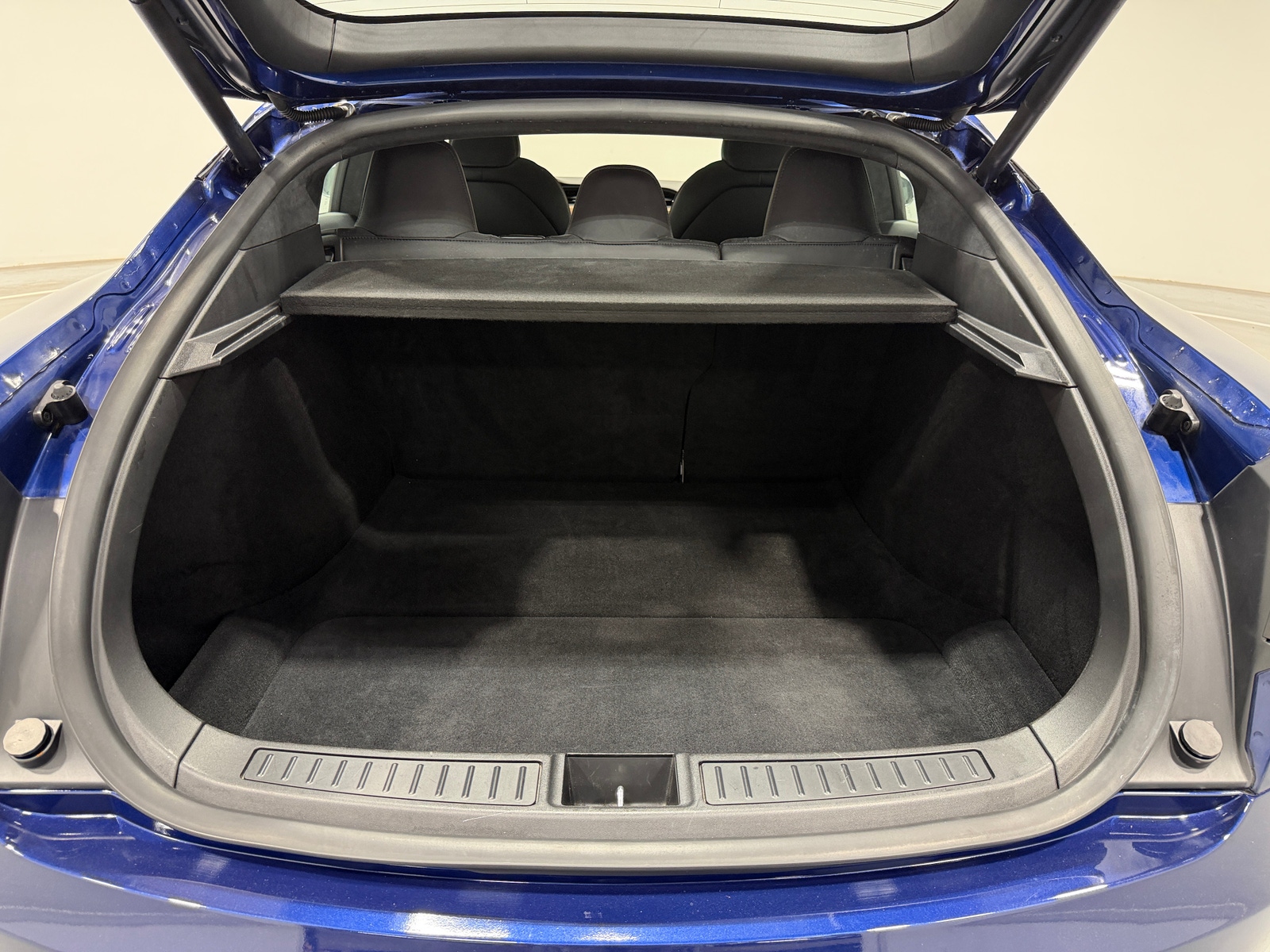 Thumbnail: 2020 Tesla Model S - 6