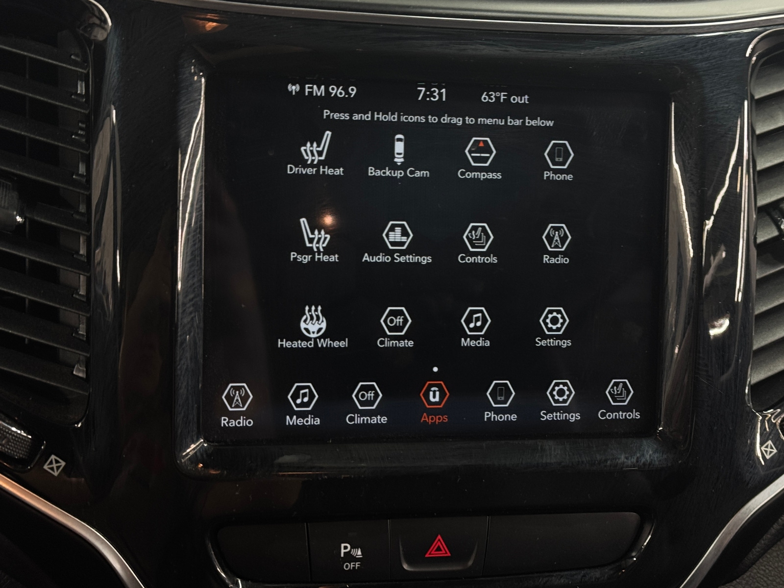 Thumbnail: 2019 Jeep Cherokee - 3