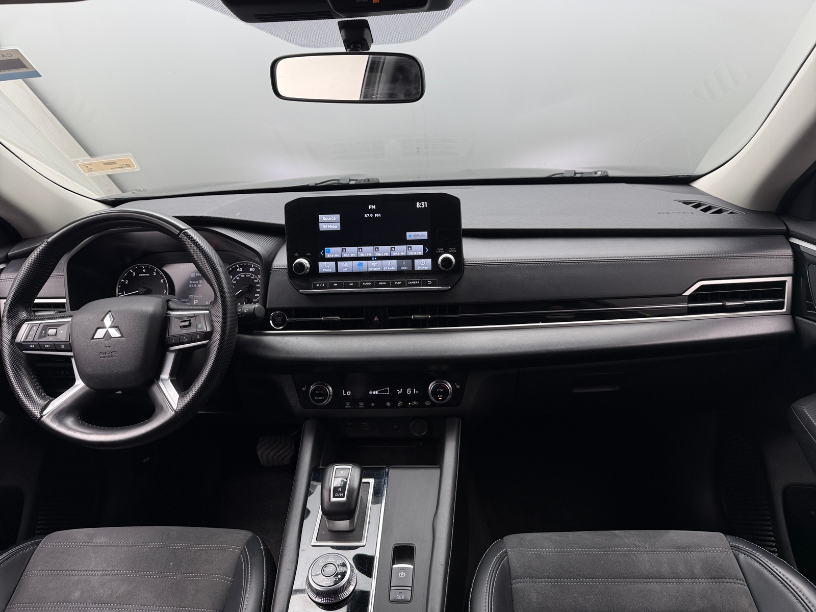 Thumbnail: 2024 Mitsubishi Outlander - 3