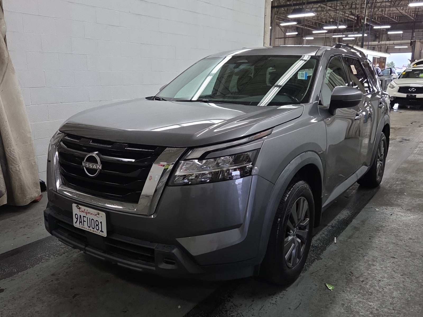 2022 Nissan Pathfinder SV