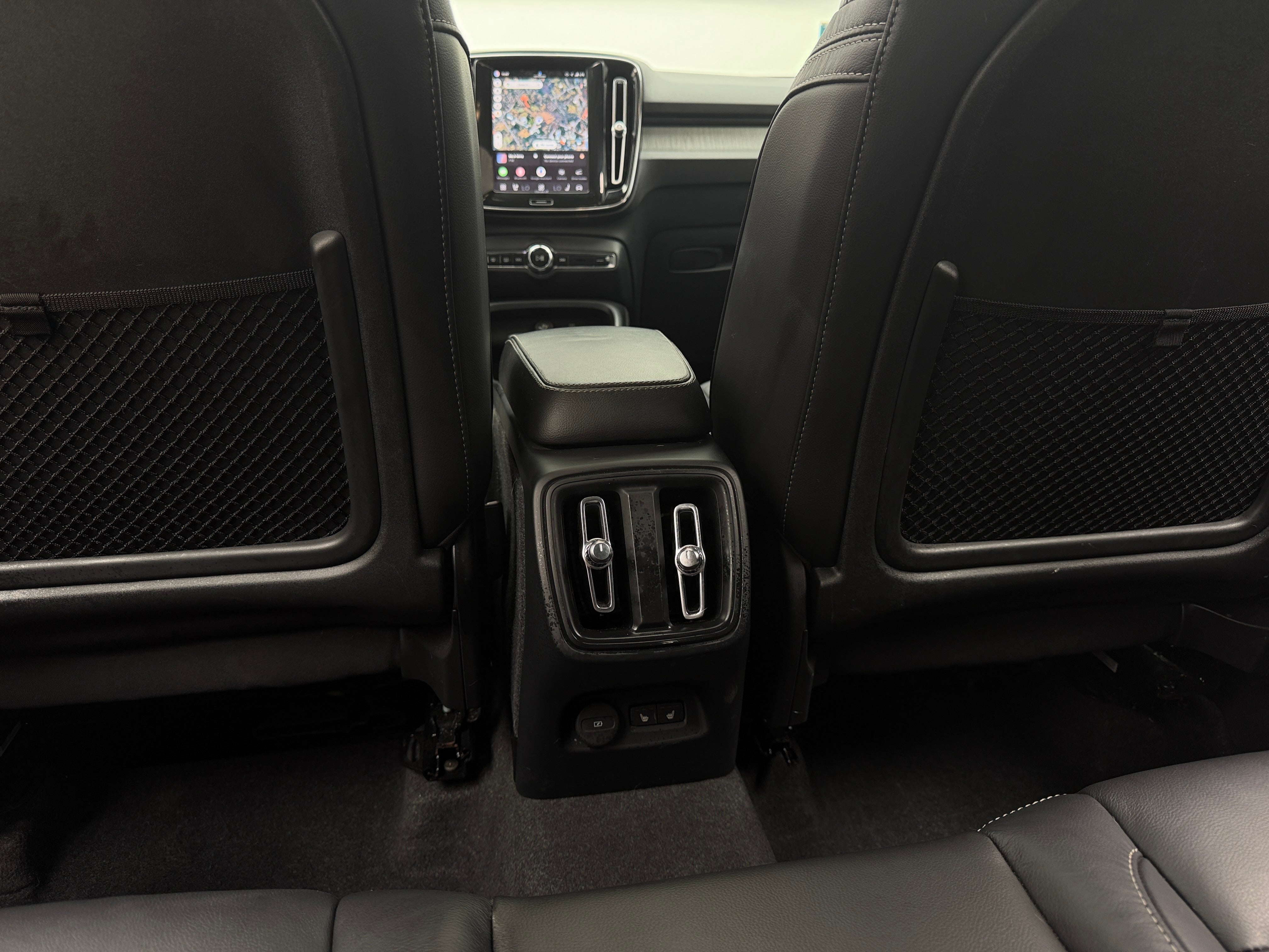 2024 Volvo XC40 Ultimate