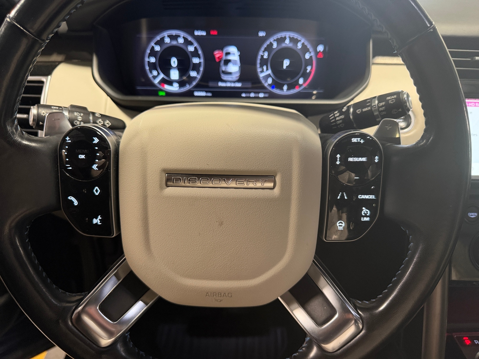 Thumbnail: 2020 Land Rover Discovery - 5