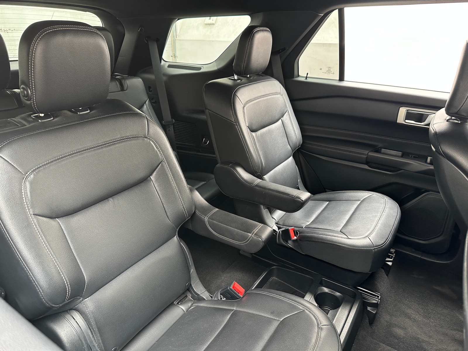 Thumbnail: 2020 Ford Explorer - 5