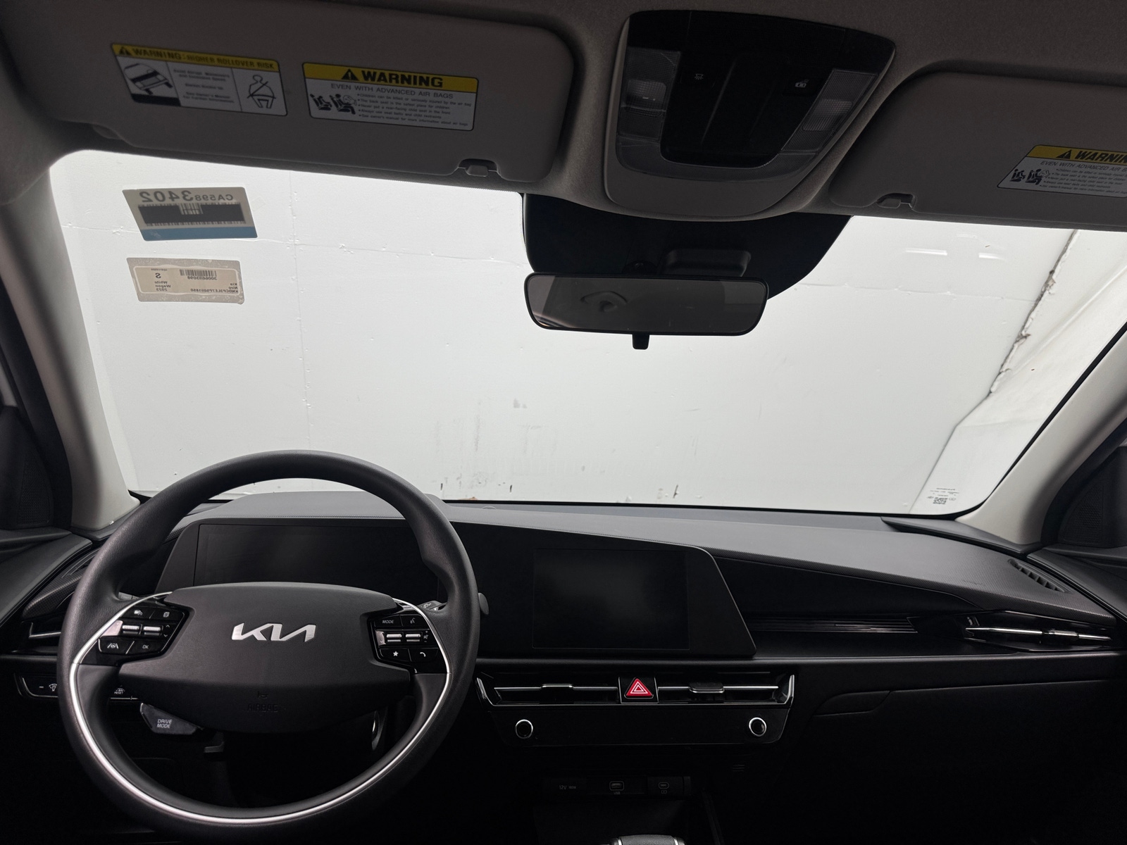 Thumbnail: 2023 Kia Niro - 3