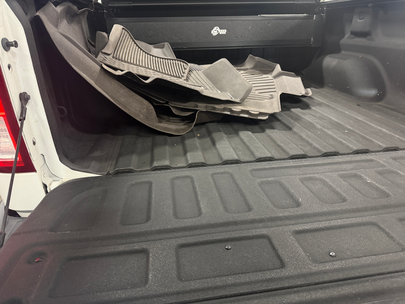 Thumbnail: 2018 Chevrolet Silverado 1500 - 6